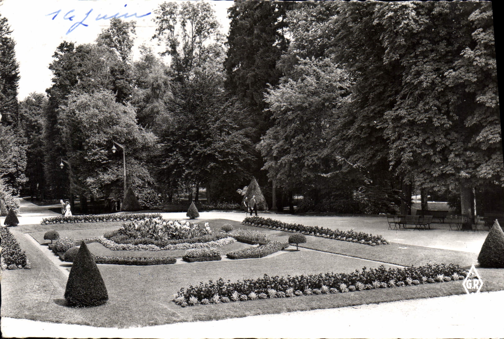 CPA Vittel Vosces Le Parc 