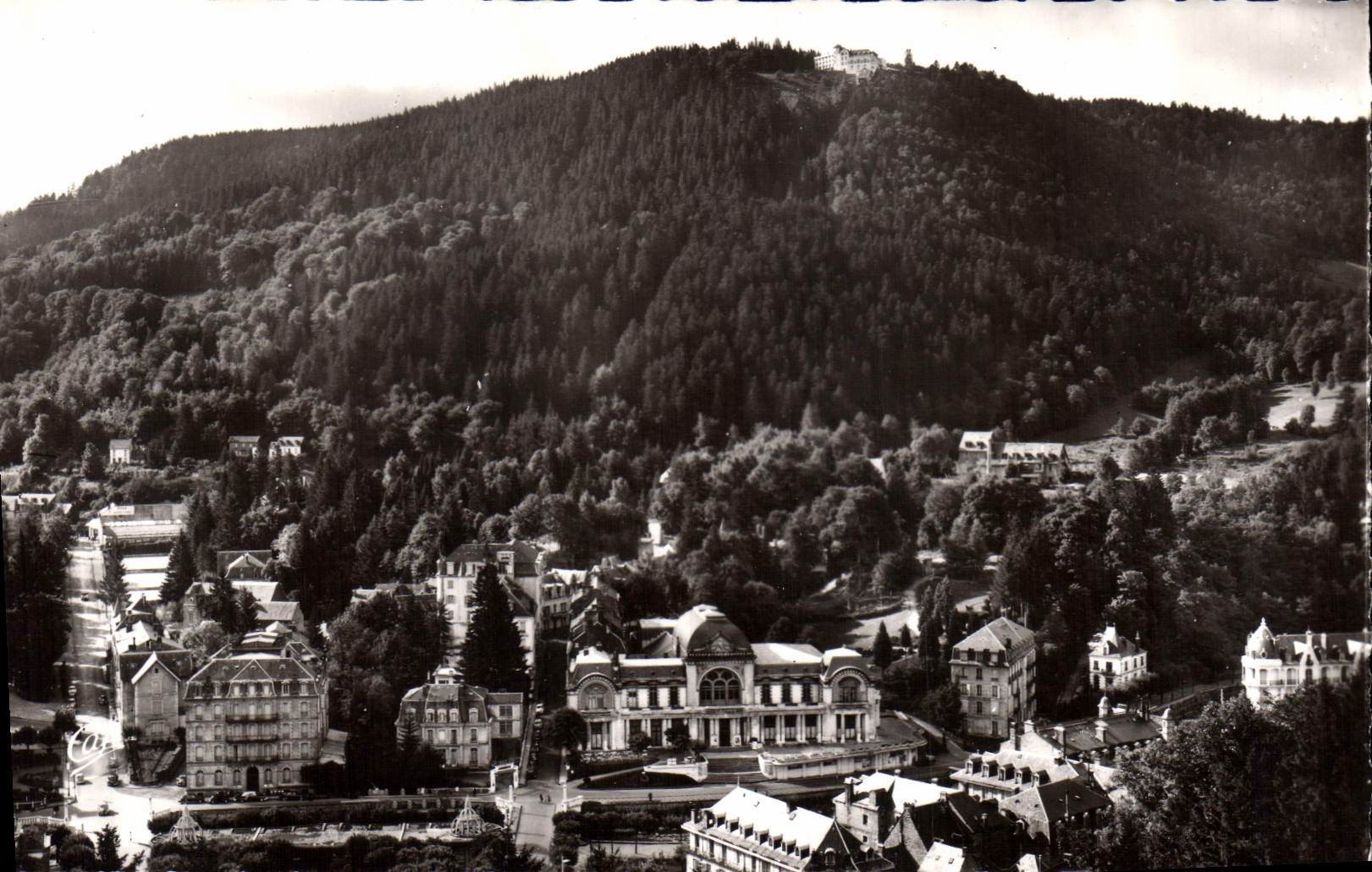 CPA La Bourboule P de D Le Casino et Charlannes