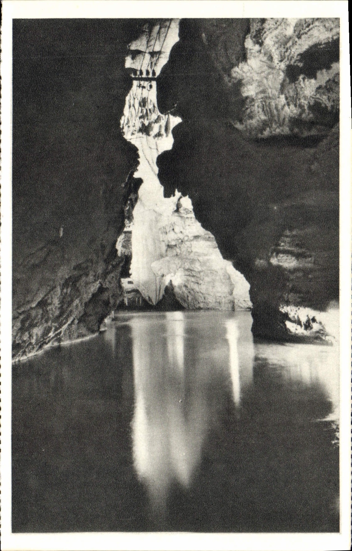 CPA Padirac La riviere plane au Lac de la Plute 