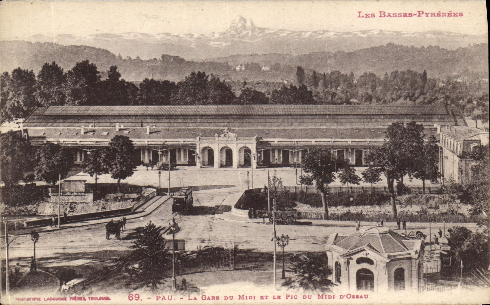 CPA Pau La Gare du Midi et le Pic du Midi d'Ossau