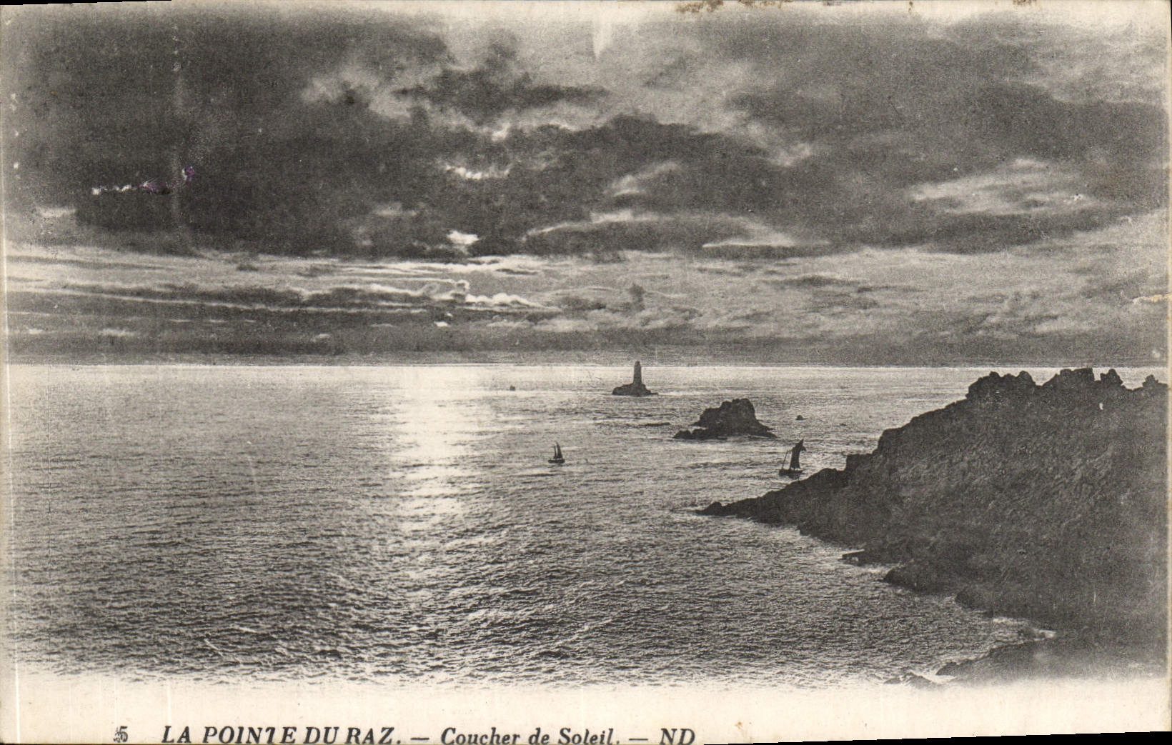 CPA La Pointe du Raz Coucher du Soleil