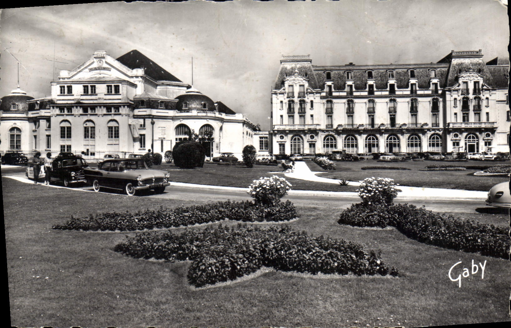 CPA Cabourg Calvados Le Casino et le Grand Hotel