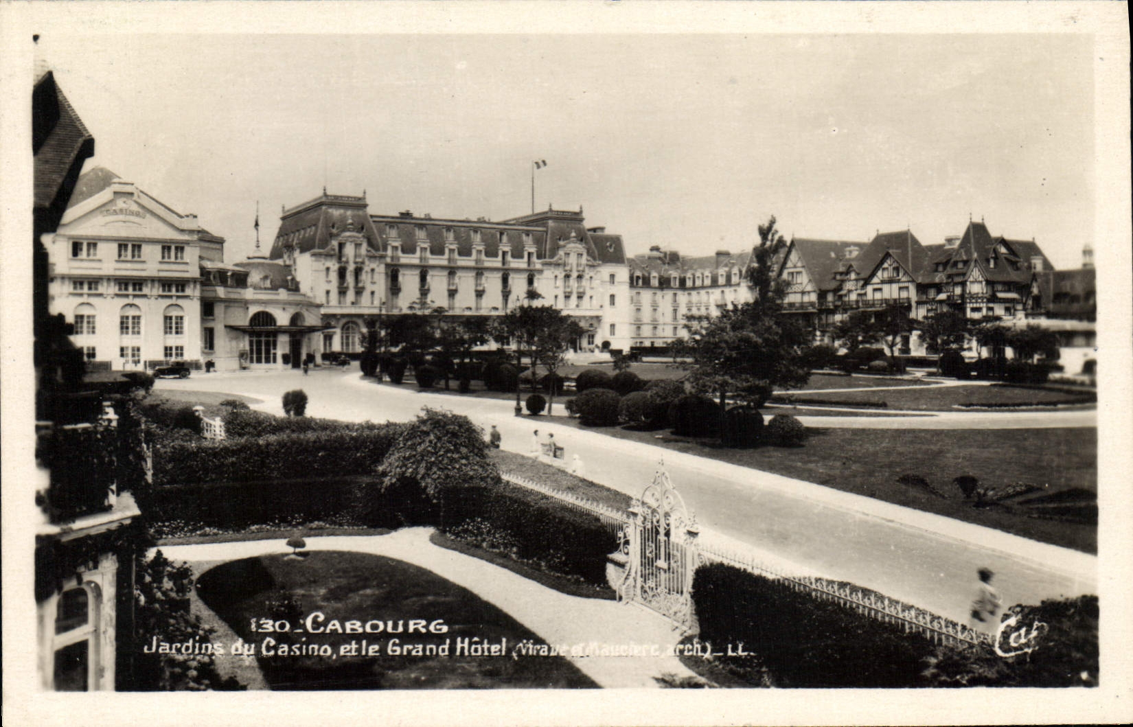 CPA Cabourg Jardin du Casino et le Grand Hotel