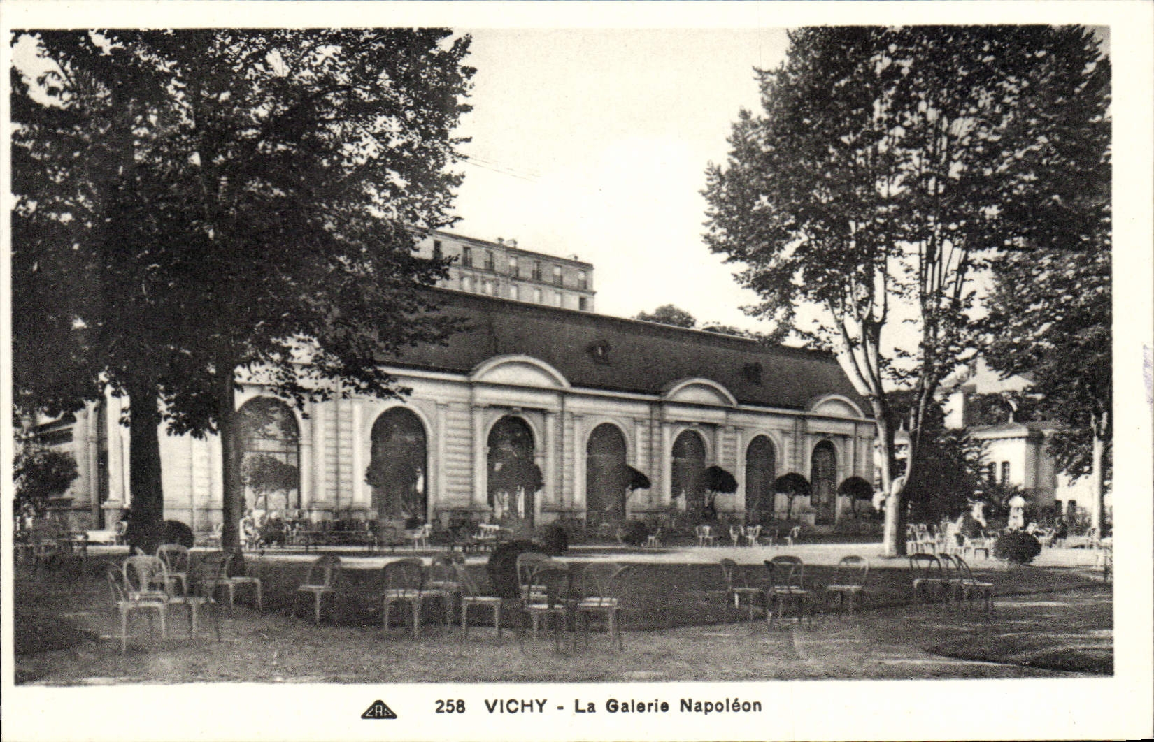 CPA Vichy La Galerie Napoleon 
