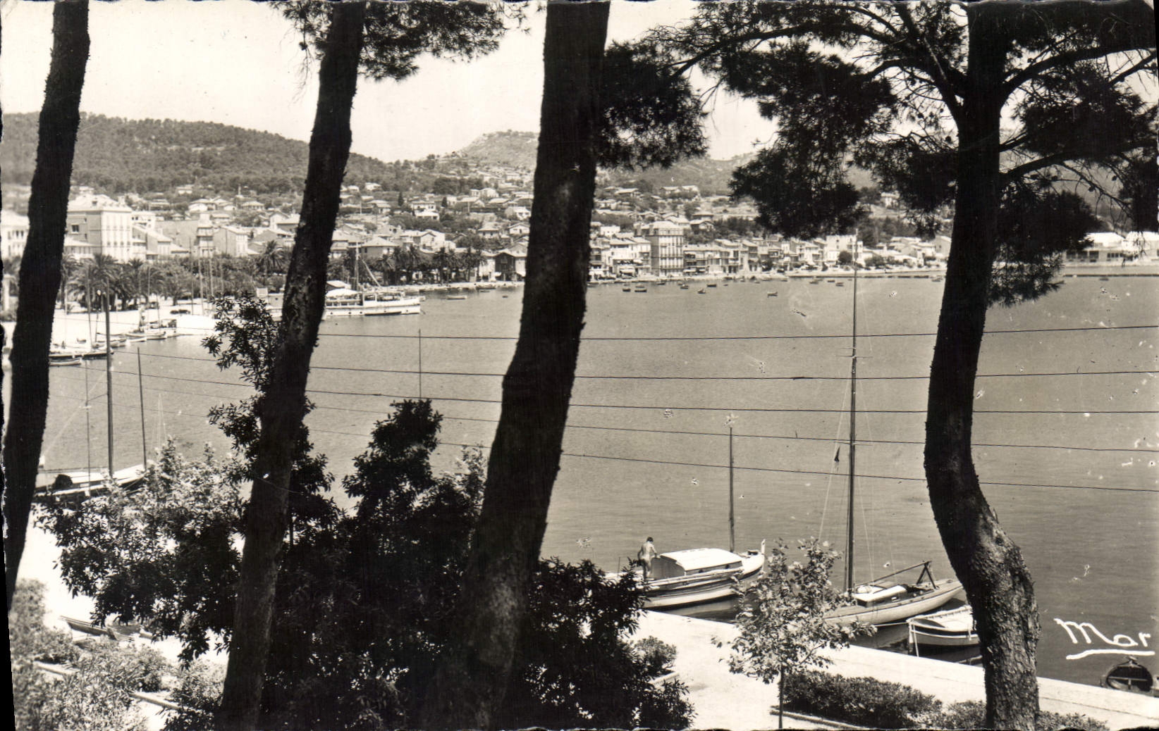CPA La Cote d'Azur Bandol Vue generale 