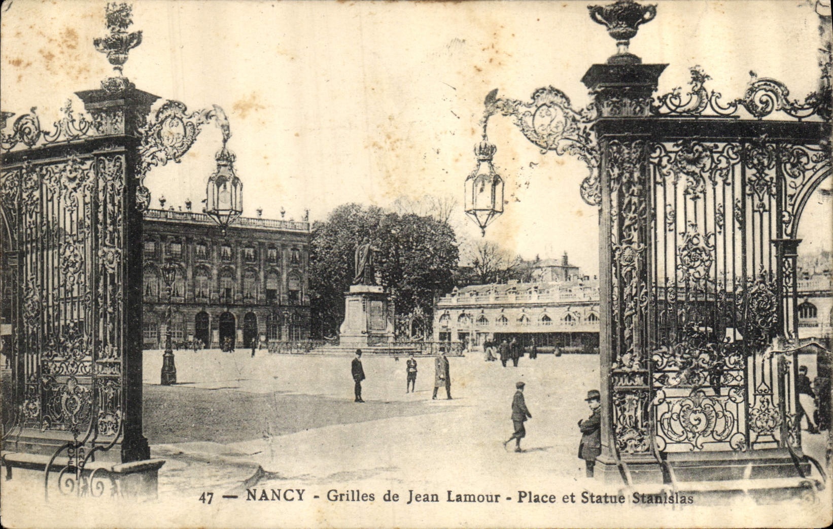 CPA Nancy Grilles de Jean Lamour Place et Statue Stanislas