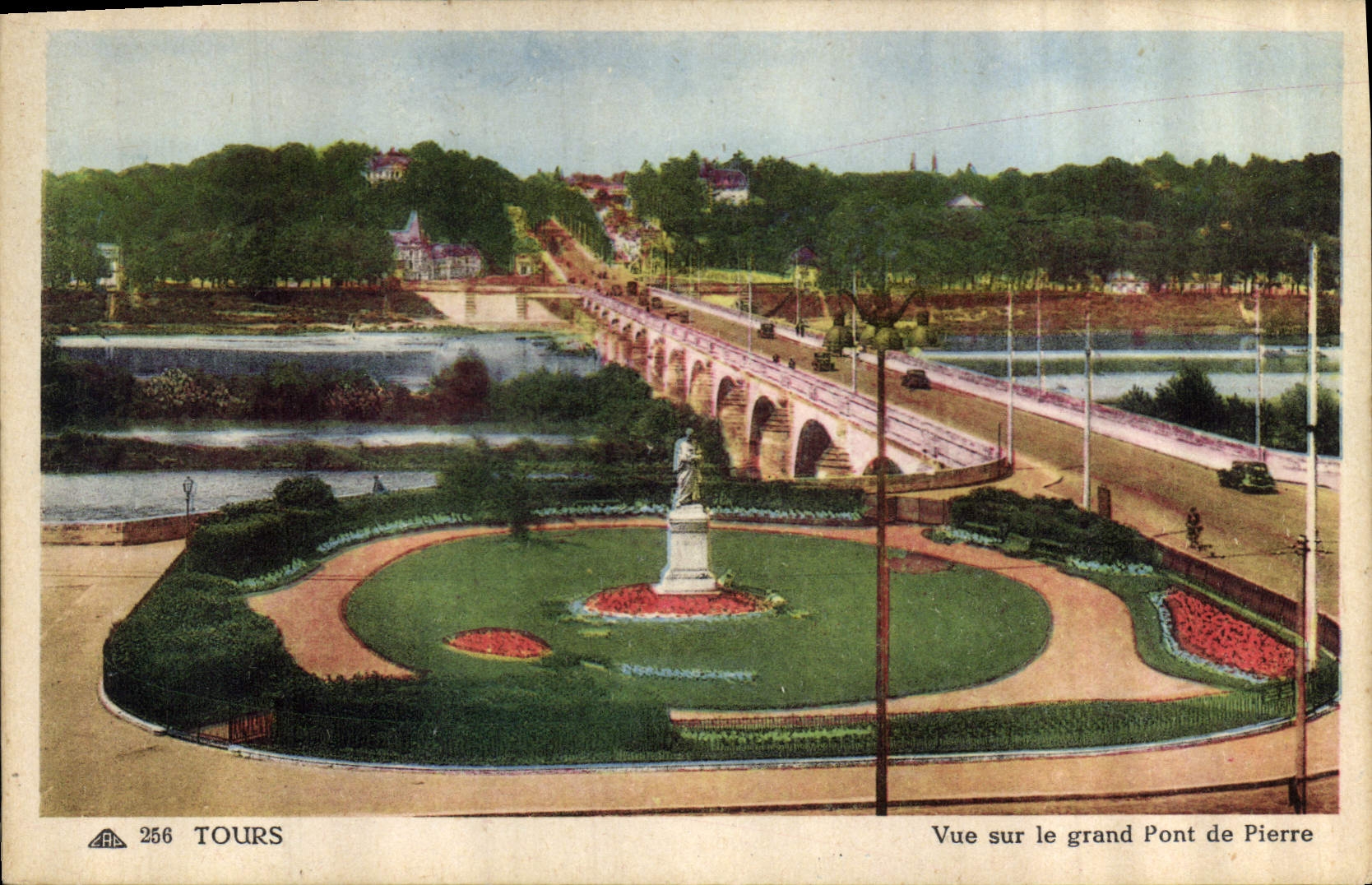 CPA Tours Vue sur le grand Pont de Pierre