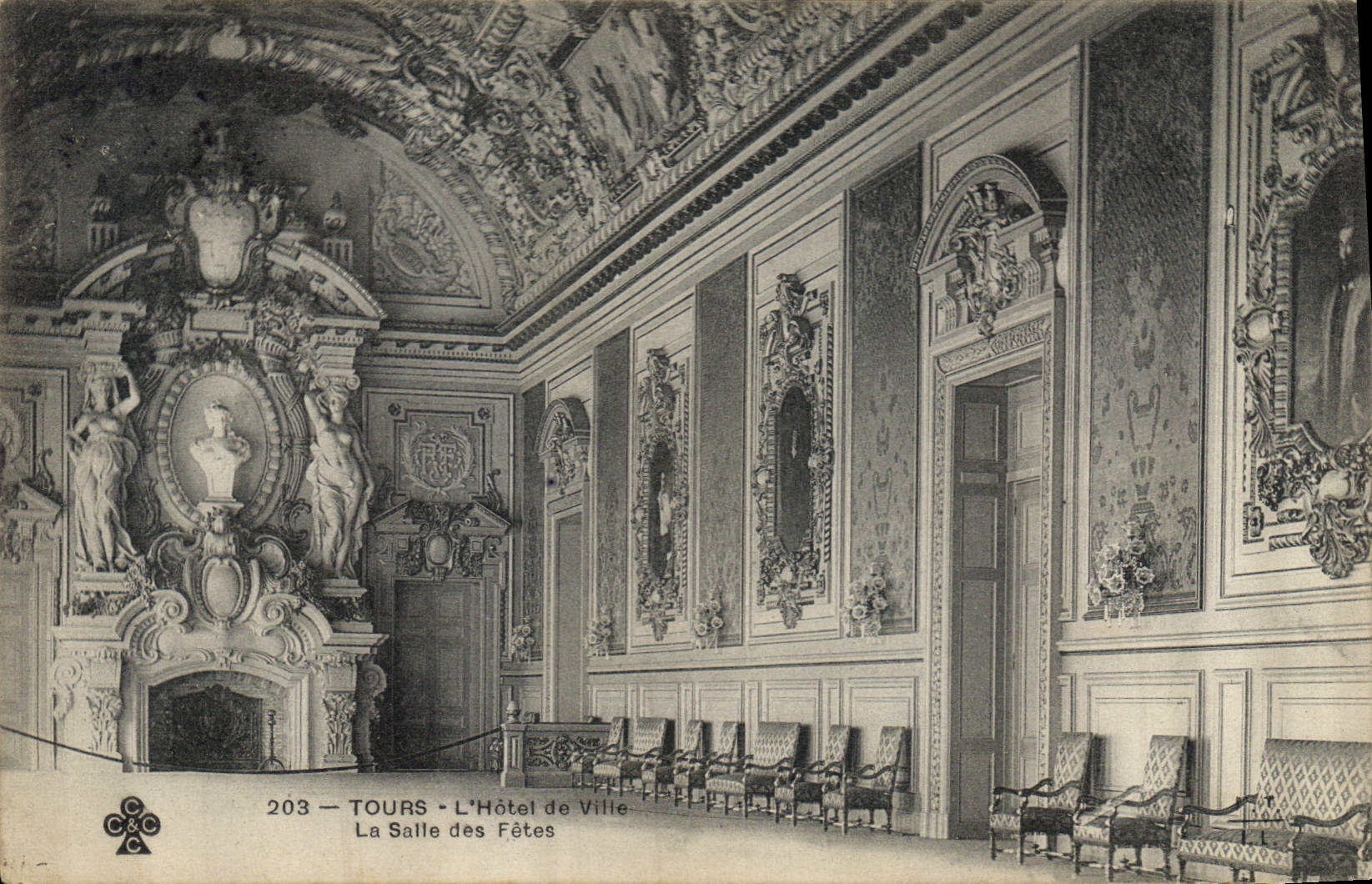 CPA Tours L'Hotel de Ville La Salle des Fetes