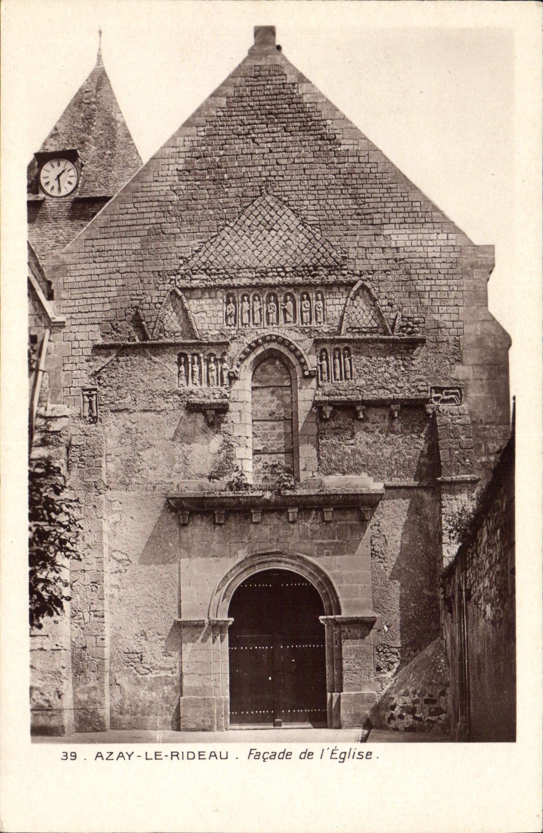 CPA Azay le Rideau Facade de l'Eglise 