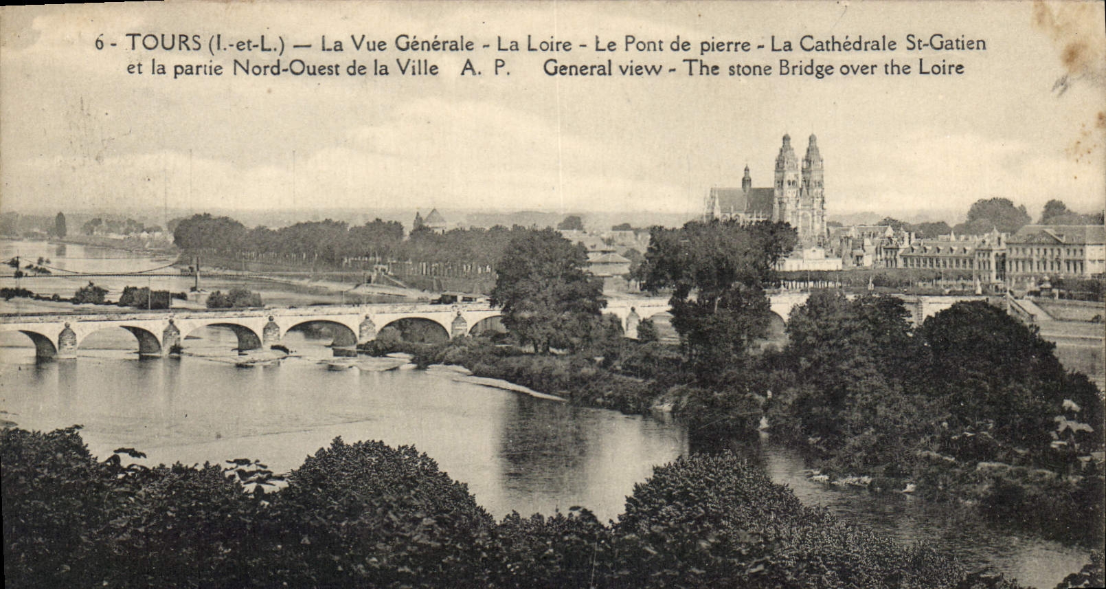 CPA Tours La Vue Generale La Loire Le Pont de Pierre La Cathedrale St Gatien et la partie Nord Ouest
