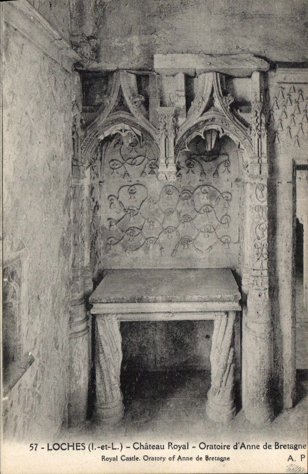 CPA Loches I et L Chateau Royal Oratoire d'Anne de Bretagne