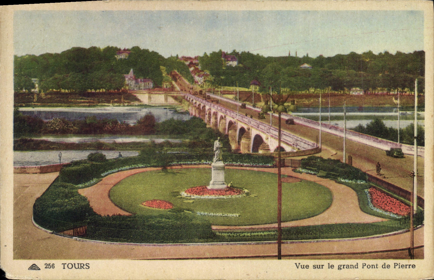 CPA Tours Vue sur le grand Pont de Pierre 