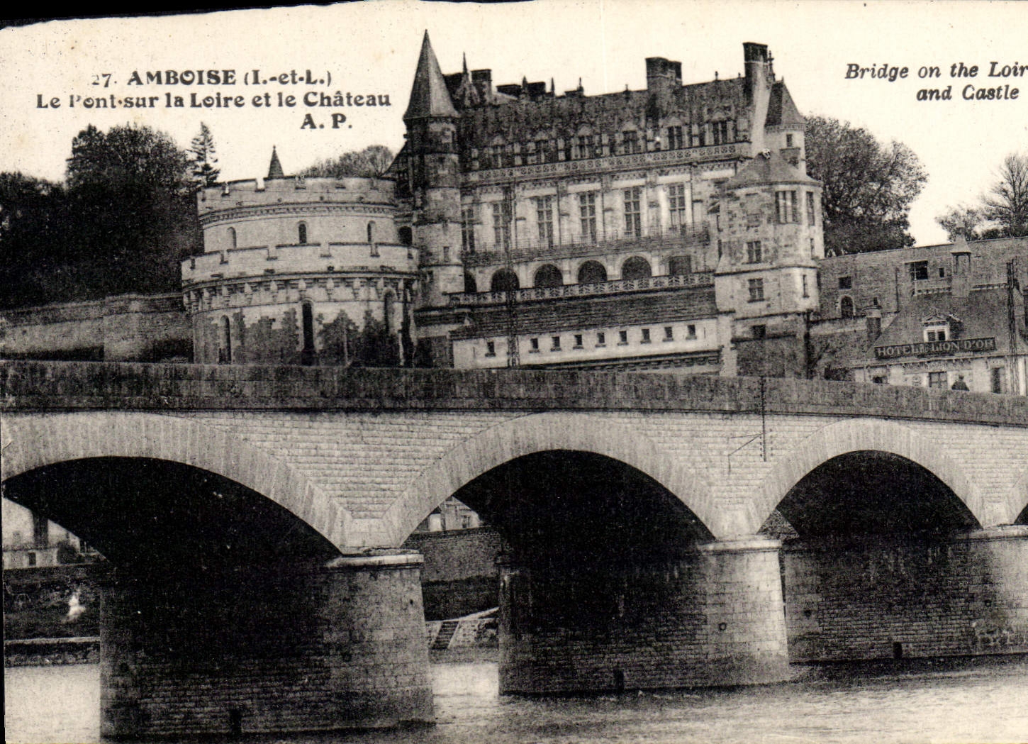 CPA Amboise Le Pont sur la Loire et le Chateau