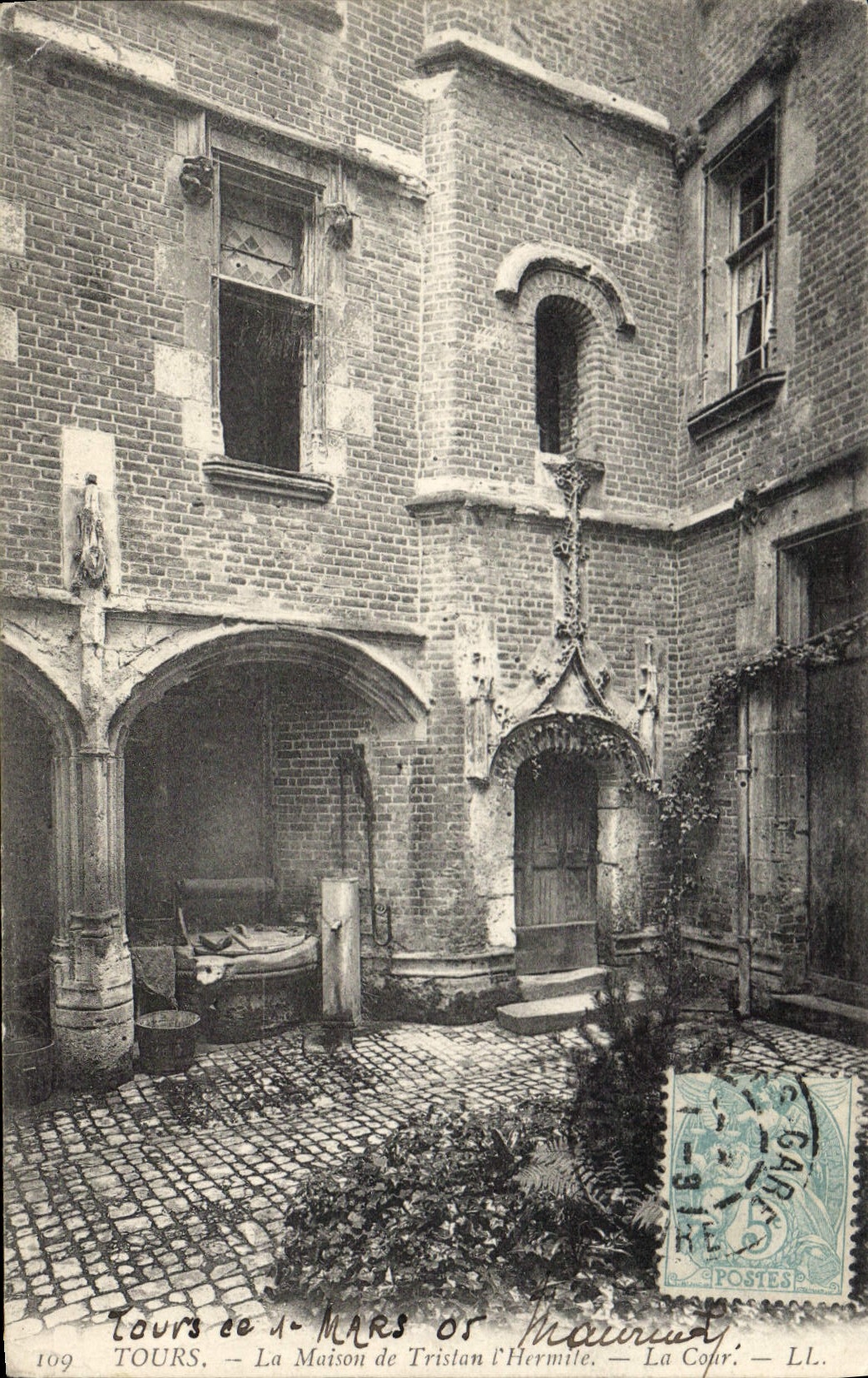 CPA Tours La Maison de Tristan l'Hermite La Cour 