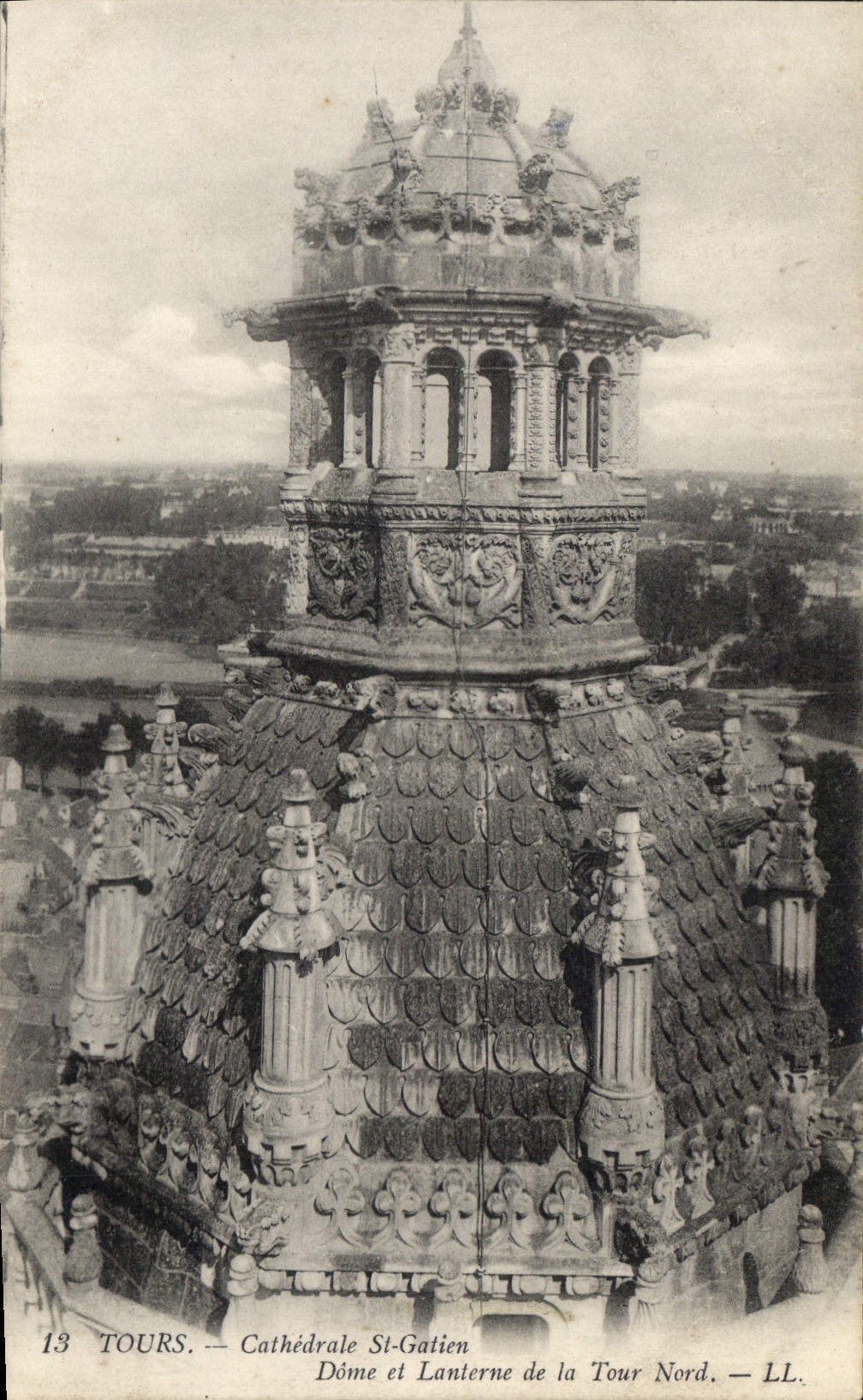CPA Tours Cathedrale St Gatien Dome et Lanterne de la Tour Nord 