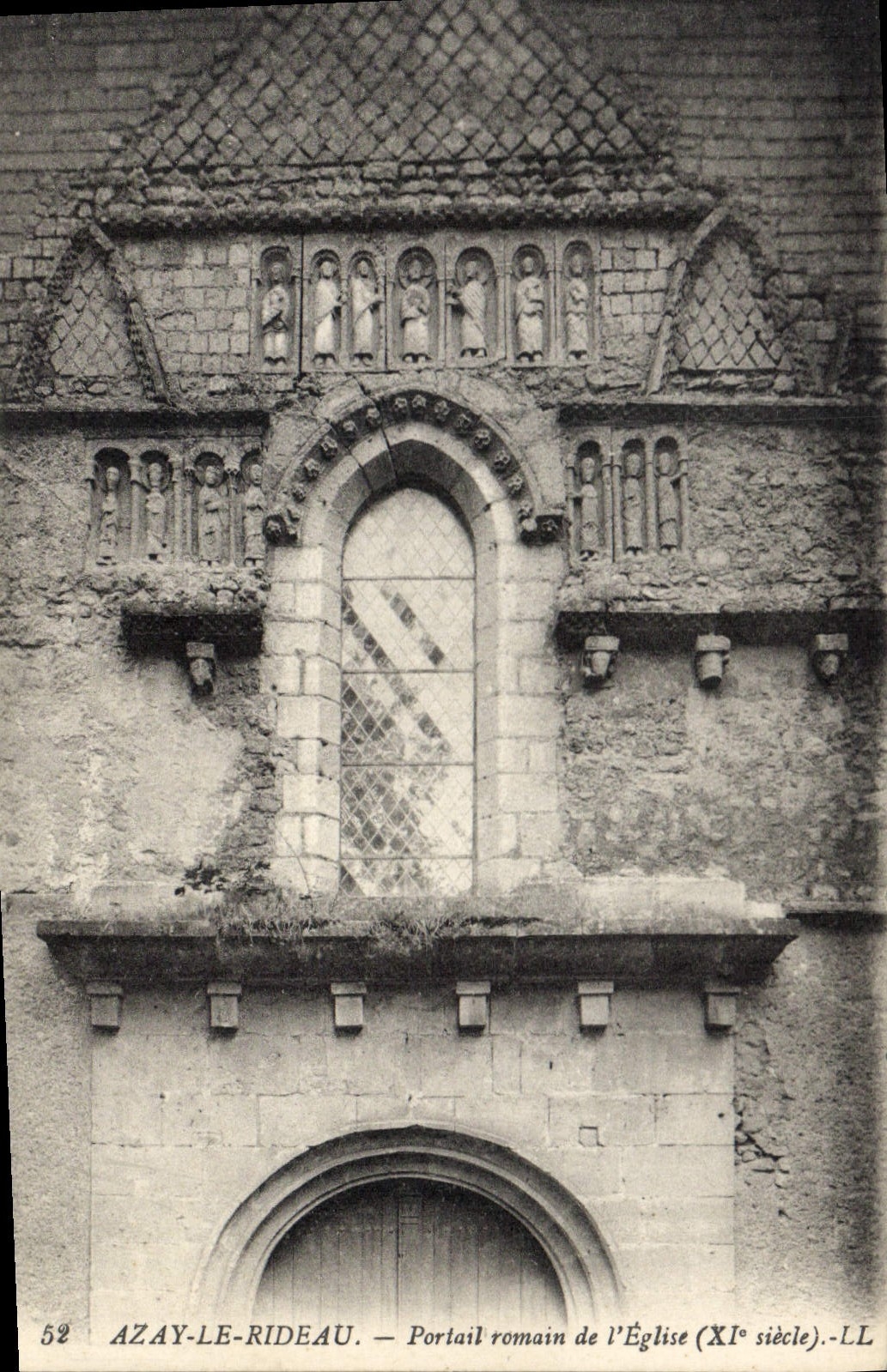 CPA Azay le Rideau Portail romain de l'Eglise 