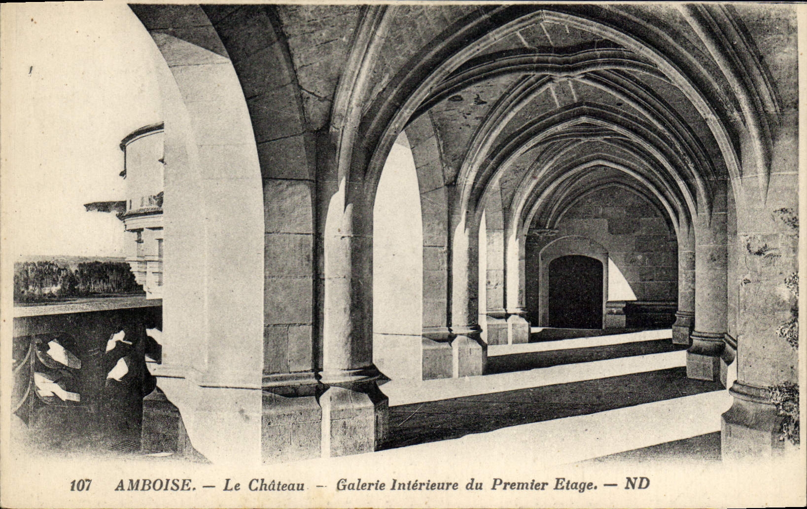 CPA Amboise Le Chateau Galerie Interieure du Premier Etage 