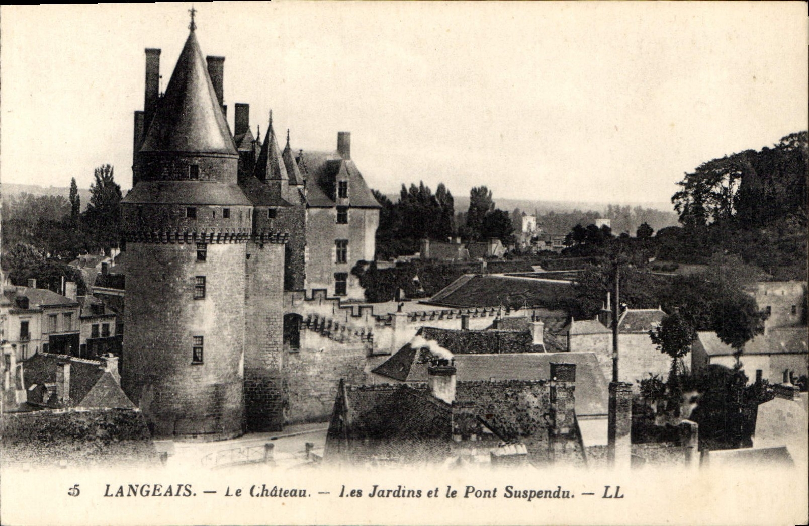 CPA Langeais Le Chateau Les Jardins et le Pont Suspendu