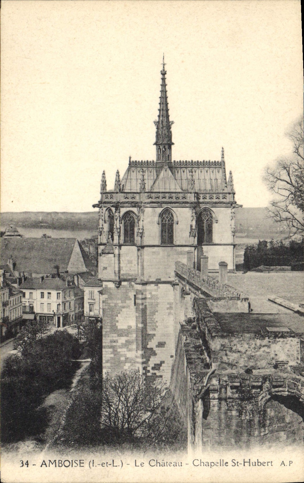 CPA Amboise Le Chateau Chapelle St Hubert