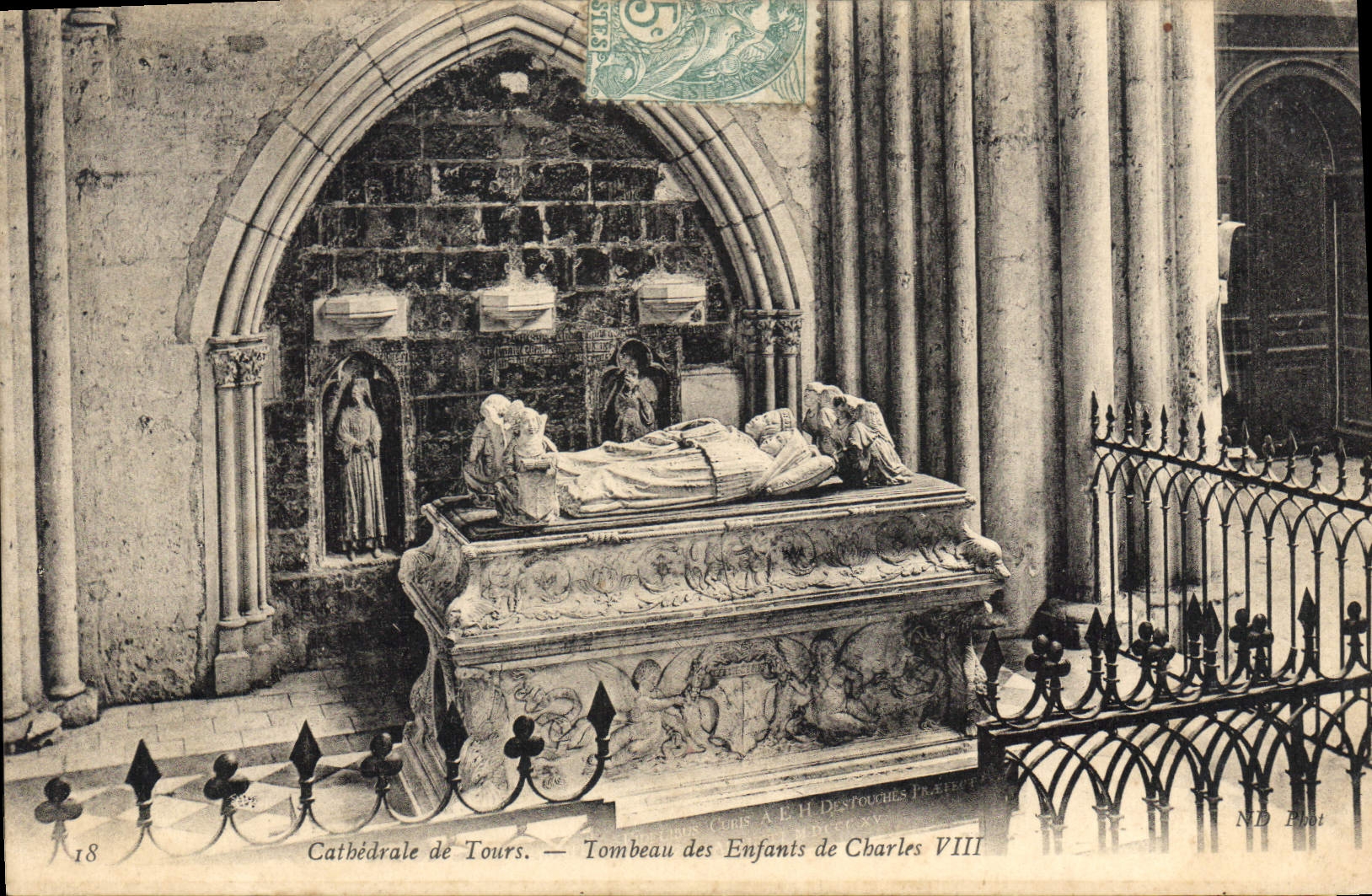 CPA Cathedrale de Tours Tombeau des Enfants de Charles VIII 