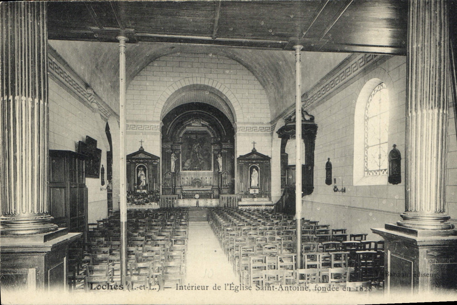 CPA Loches Interieur de l'Eglise Saint Antoine 