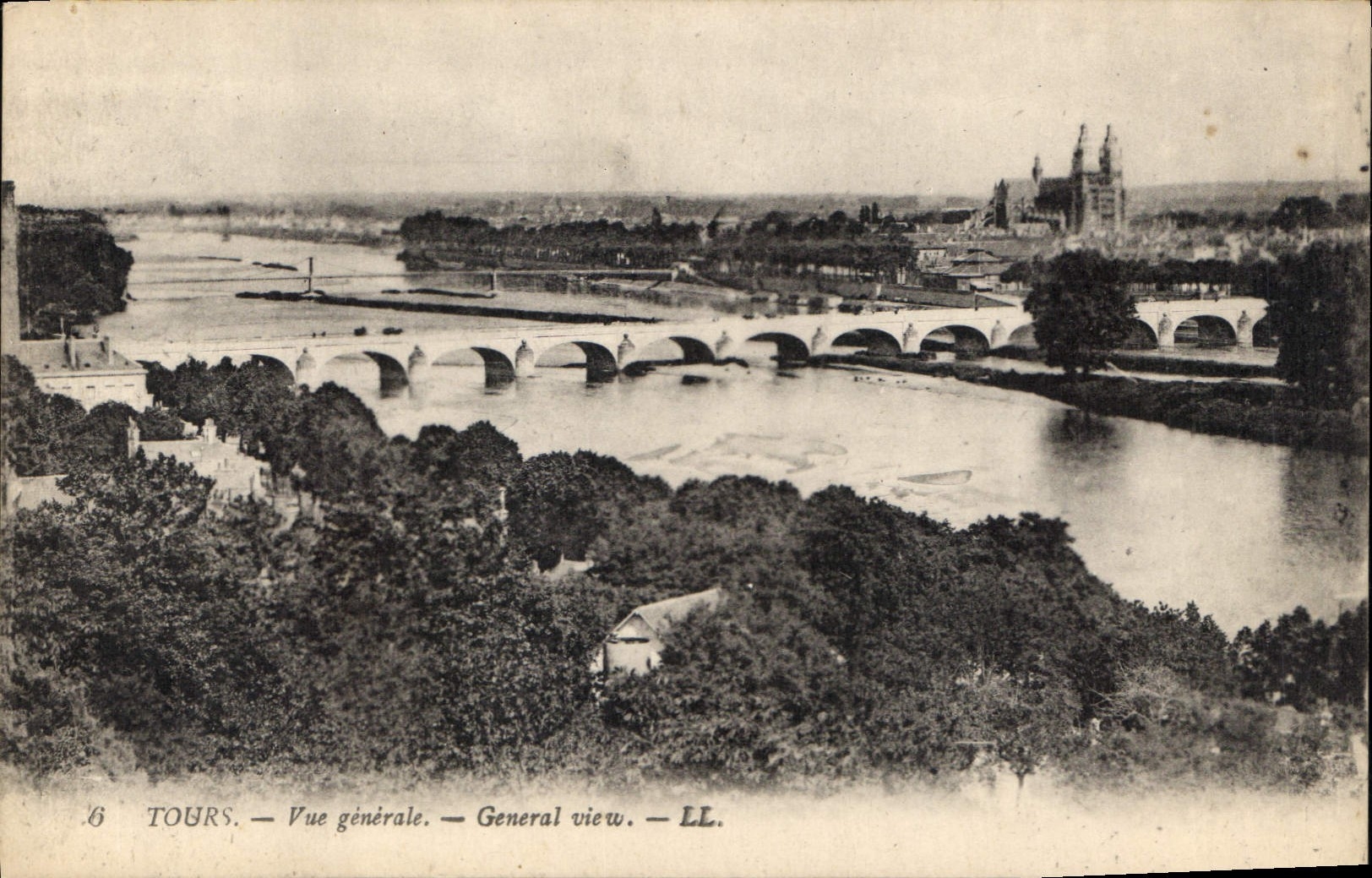 CPA Tours Vue generale 