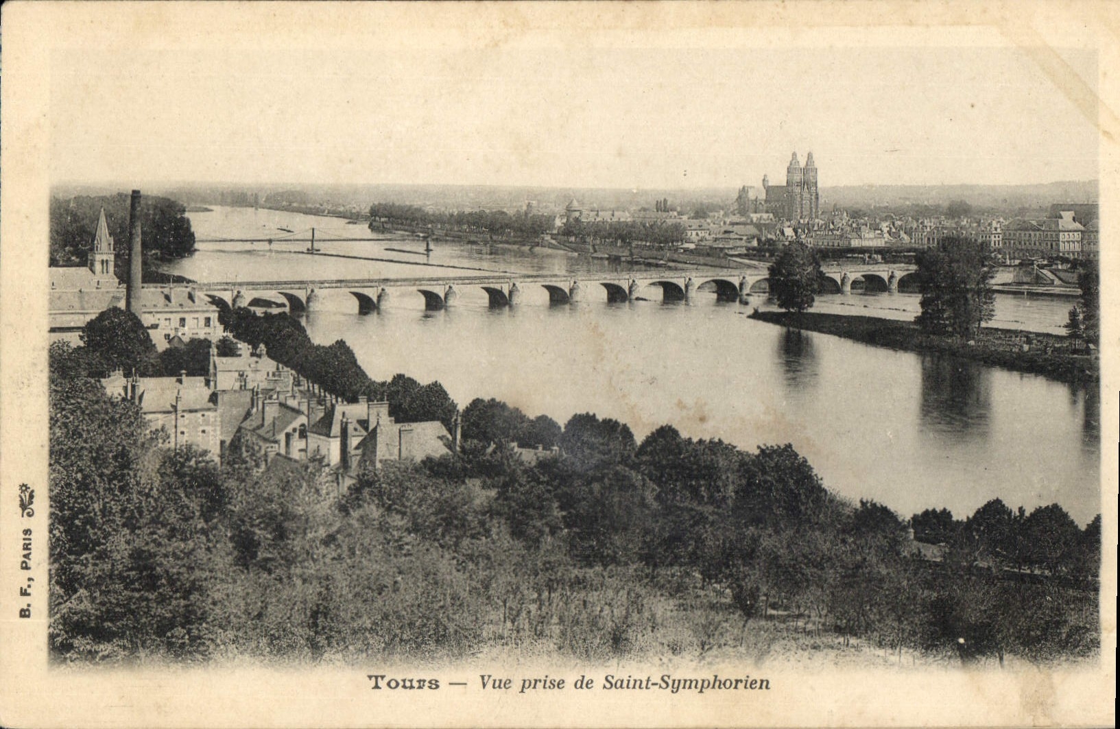 CPA Tours Vue prise de Saint Symphorien 