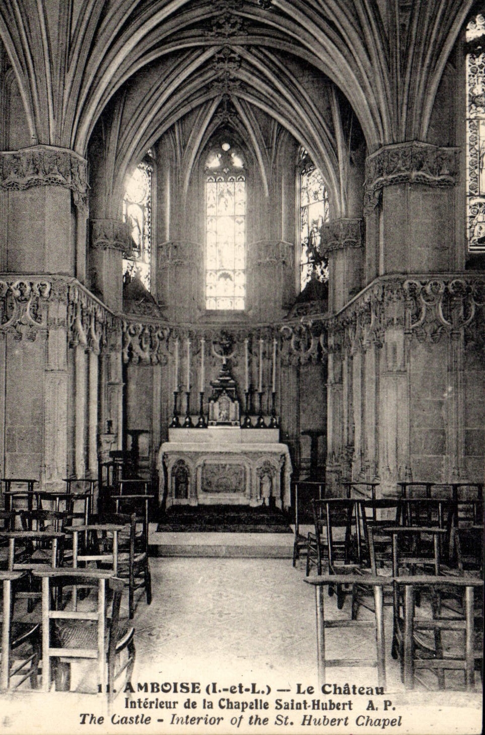CPA Amboise Le Chateau Interieur de la Chapelle Saint Hubert