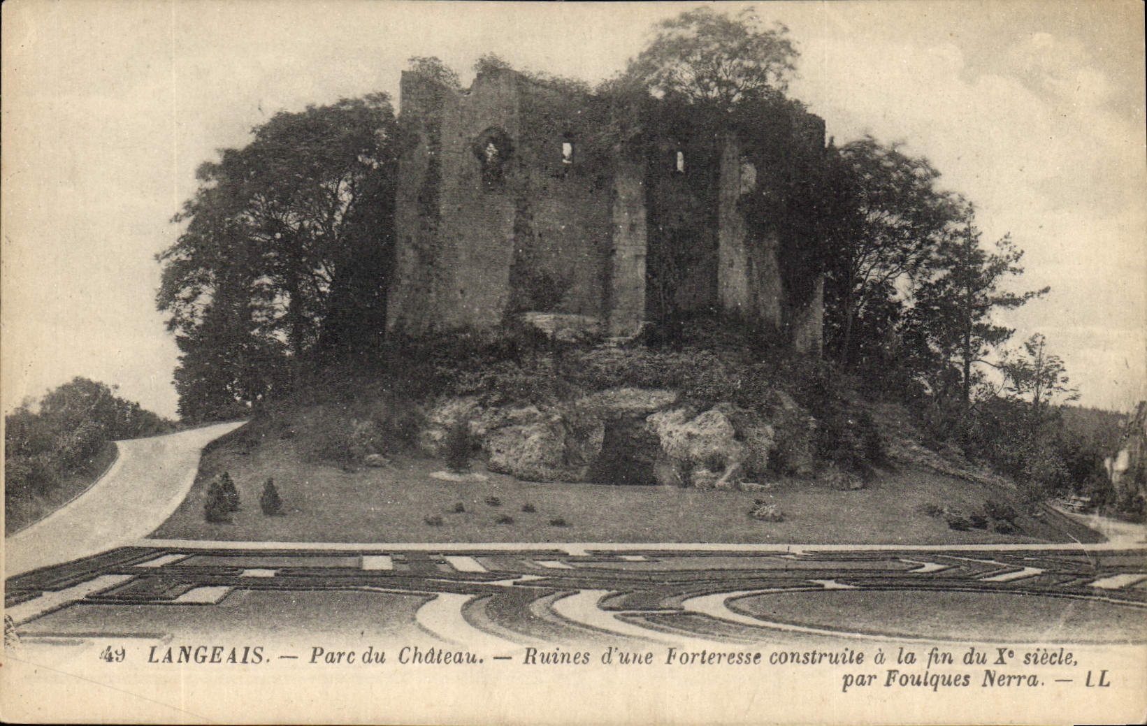 CPA Langeais Parc du Chateau Ruines d'une Fortresse construite a la fin X siecle 
