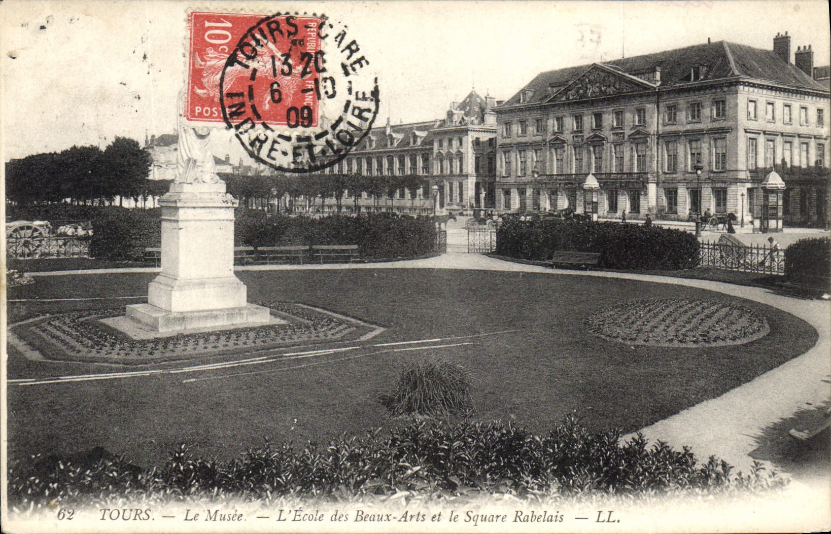 CPA Tours Le Musee L'Ecole des Beaux Arts et le Square Rabelais 