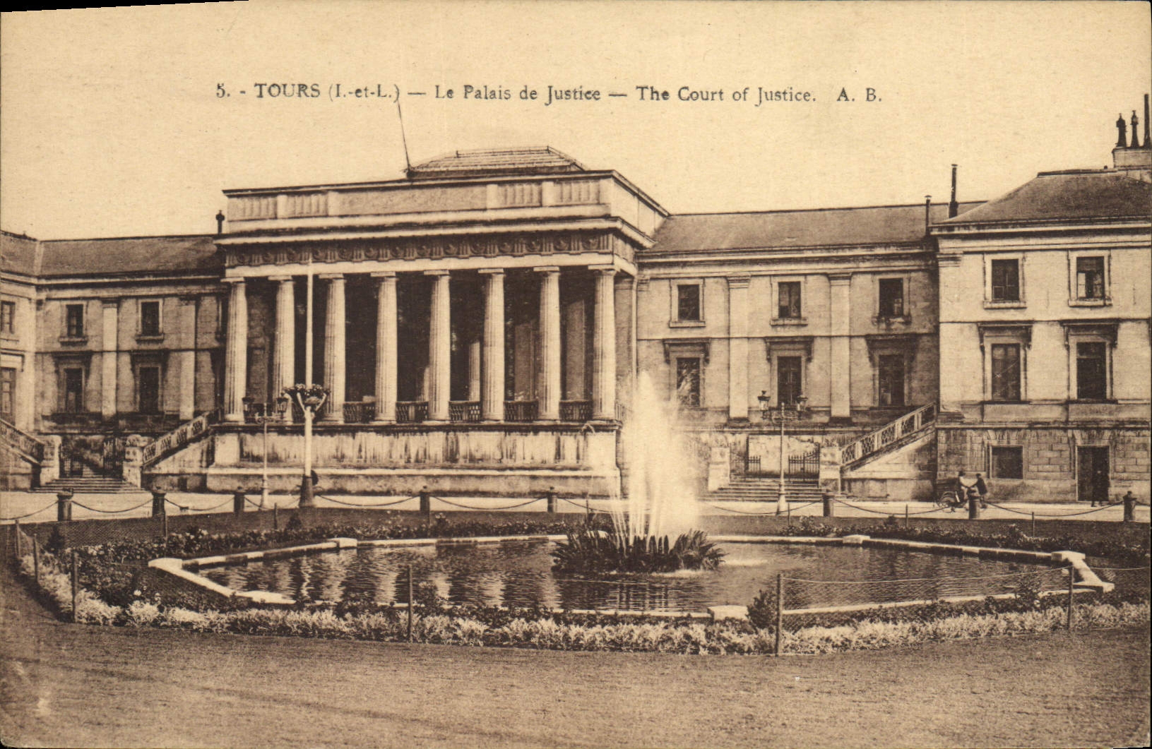 CPA Tours Le Palais de Justice 