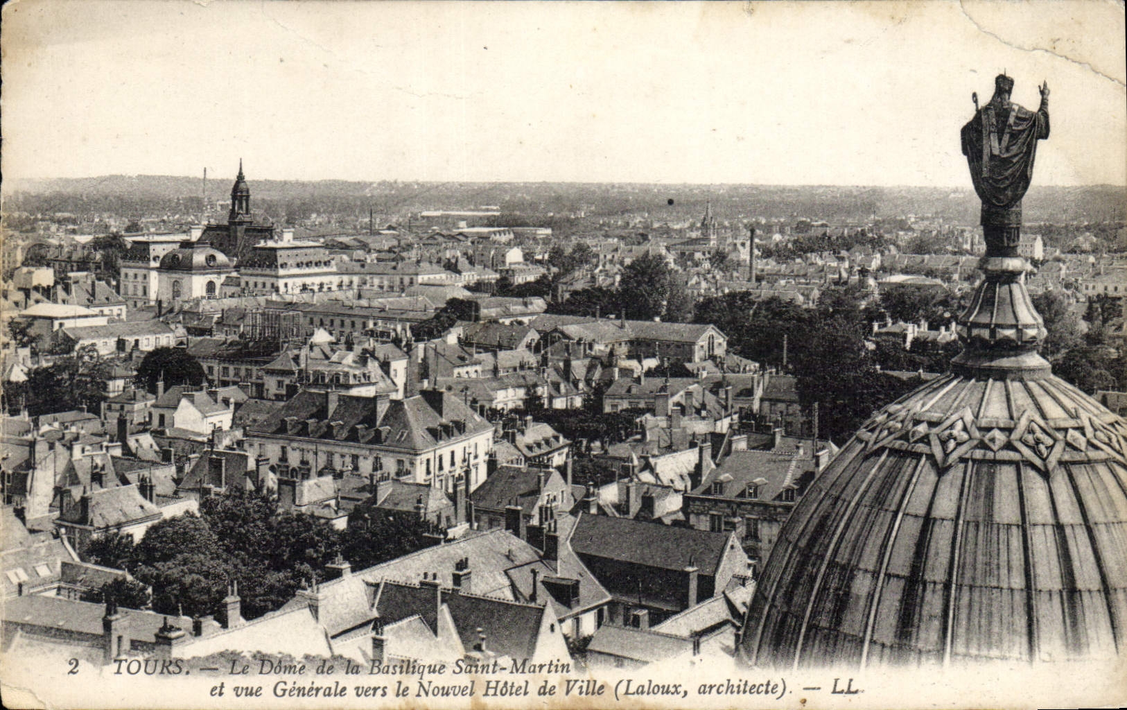 CPA Tours Le Dome de la Basilique Saint Martin et vue Generale vers le Nouvel Hotel de Ville Laloux