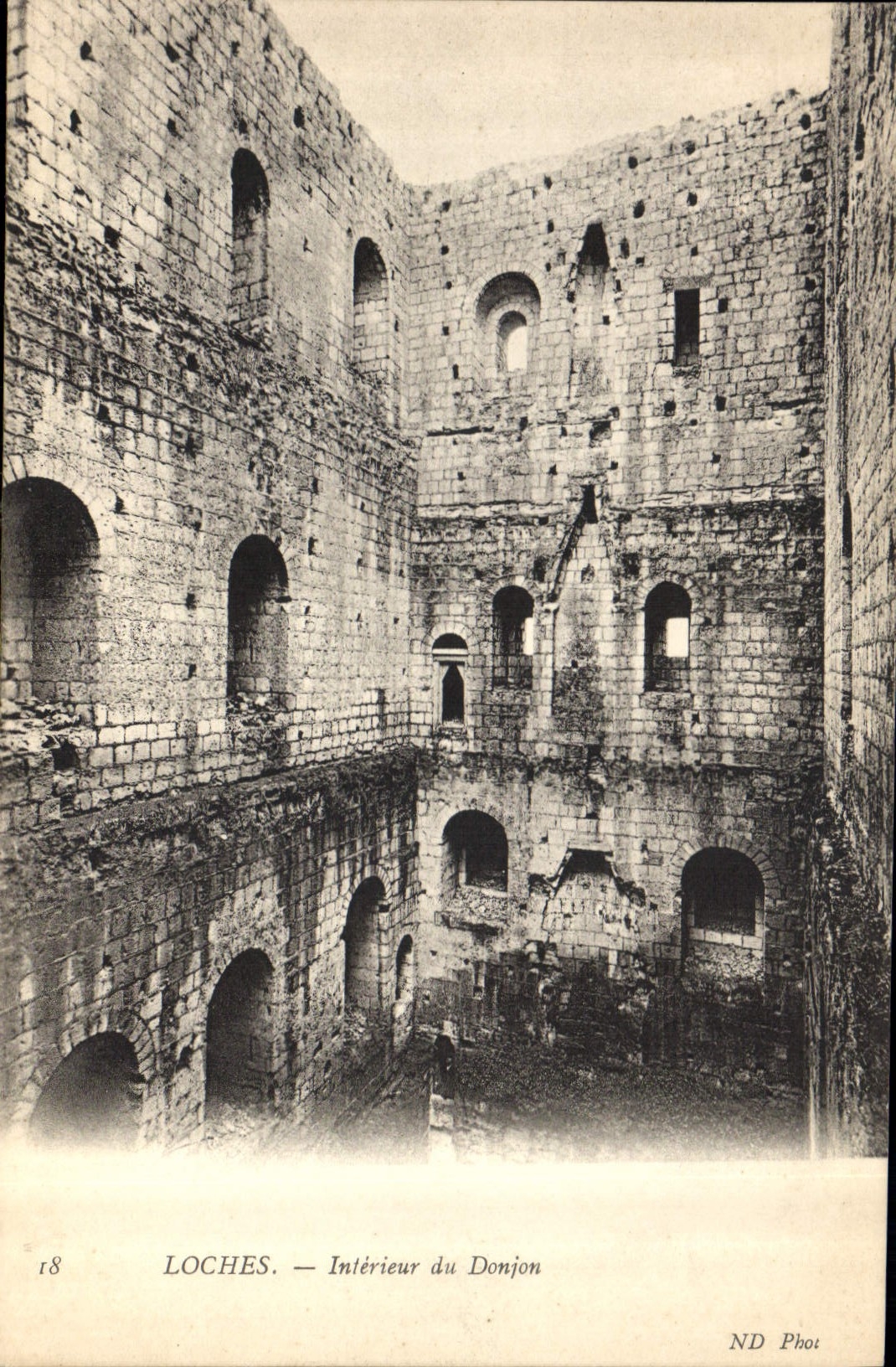 CPA Loches Interieur du Donjon 