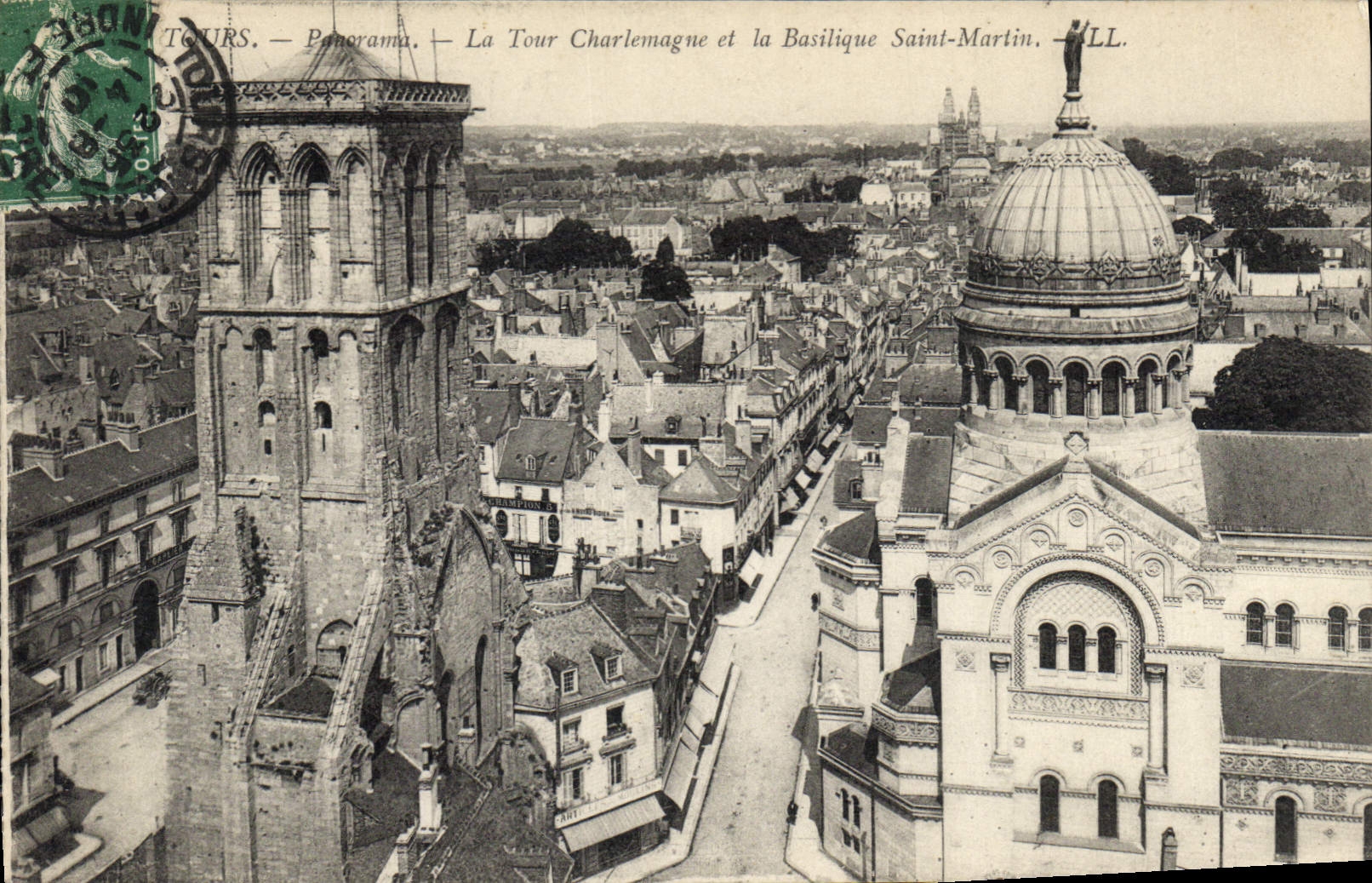 CPA Tours Panorama La Tour Charlemagne et la Basilique Saint Martin 