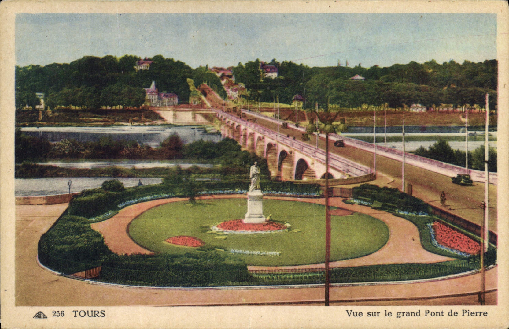CPA Tours Vue sur le grand Pont de Pierre 