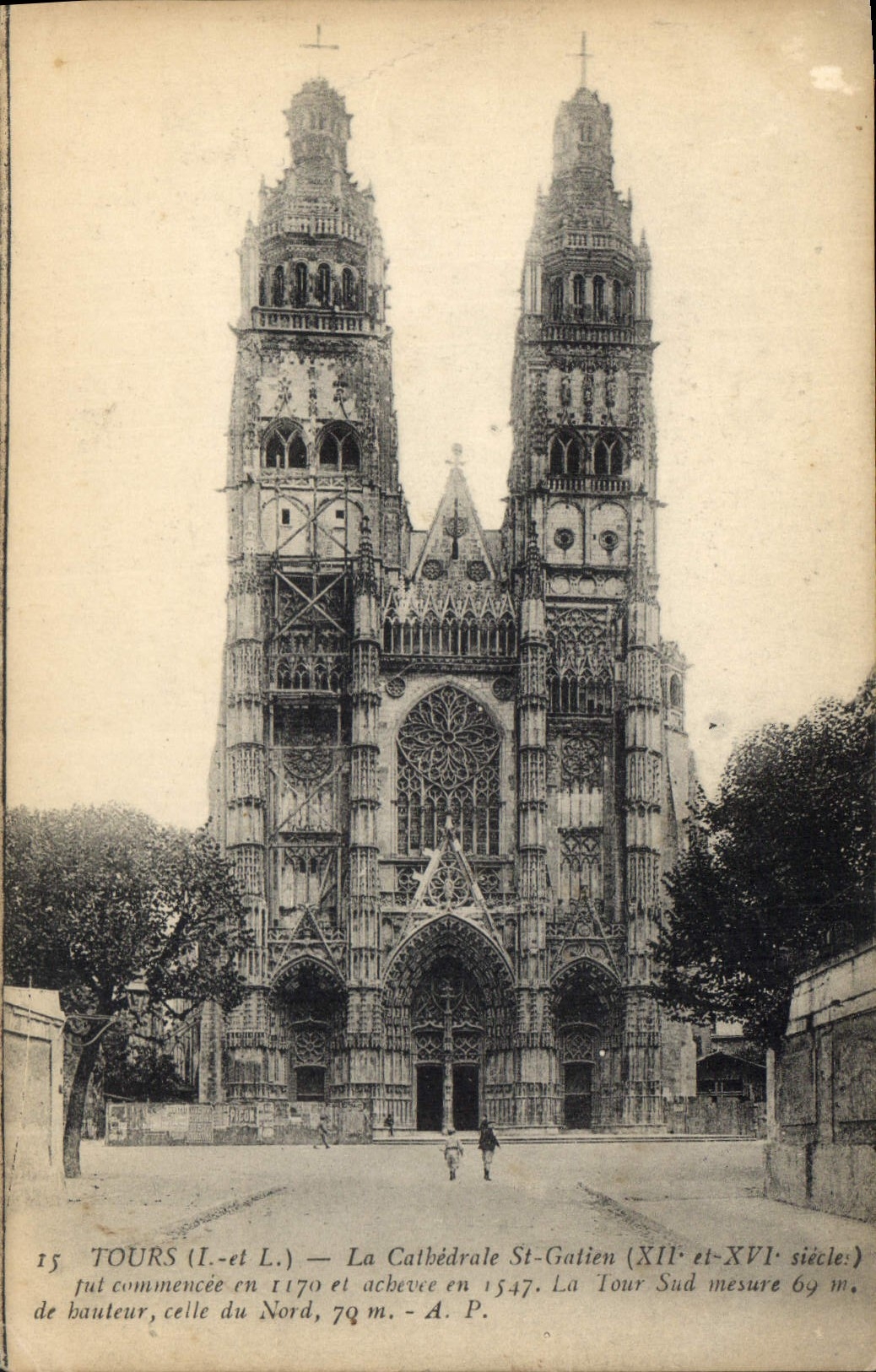 CPA Tours L et L La Cathedrale St Gatien XII et XVI siecle