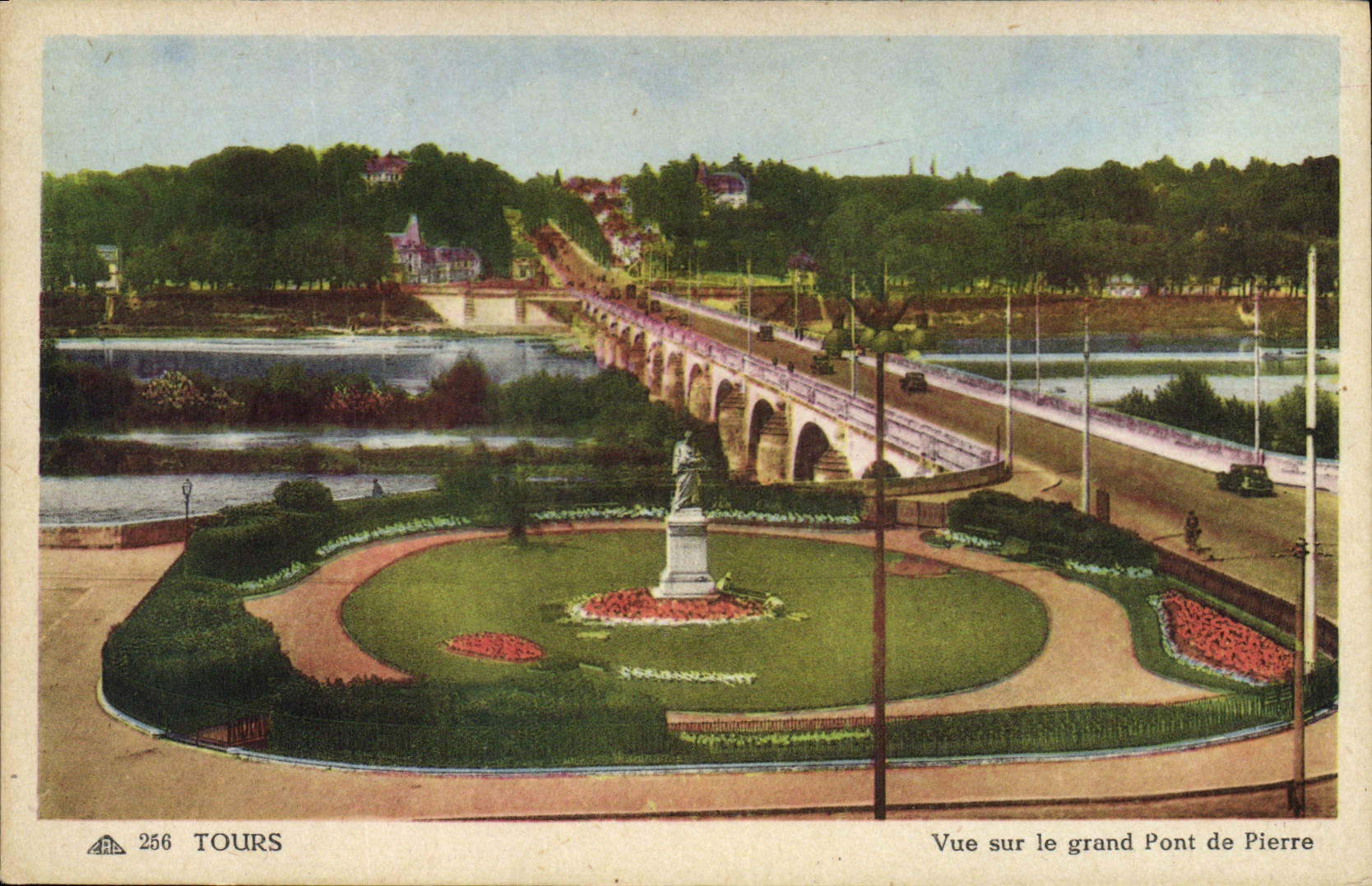 CPA Tours Vue sur le Grand Pont de Pierre 