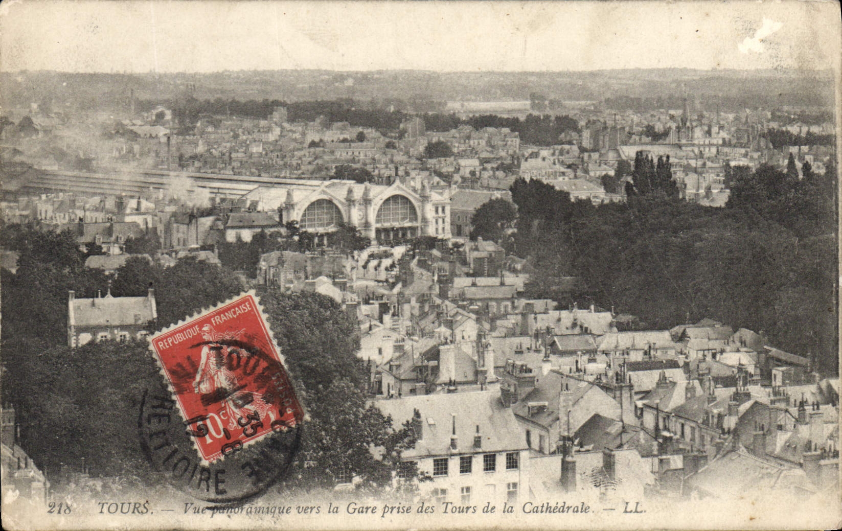 CPA Tours Vue Panoramique vers la Gare prise des Tours de la Cathedrale