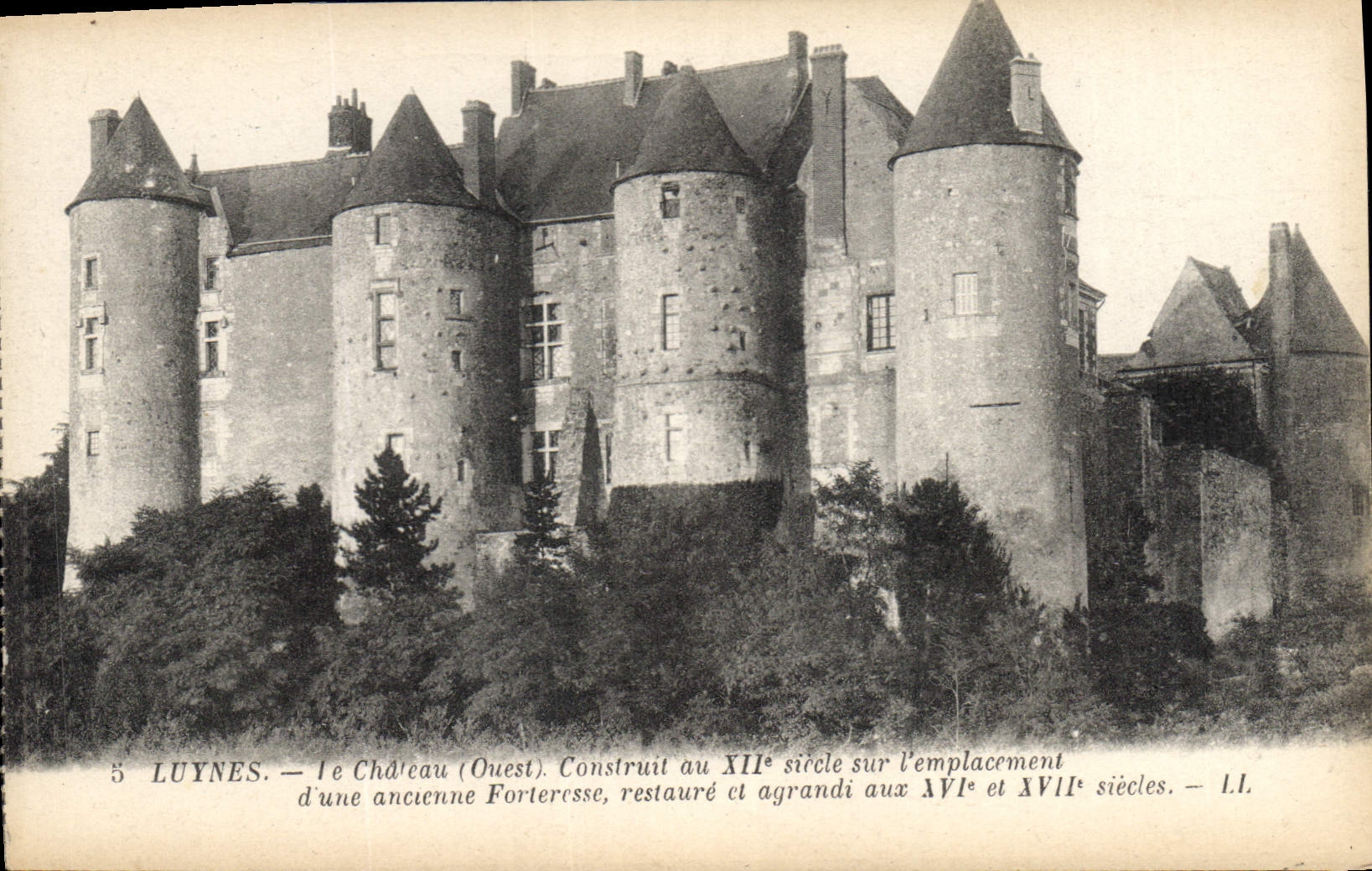 CPA Luynes Le Chateau Ouest Construit au XII siecle sur l'Emplacement d'une ancienne Forteresse rest