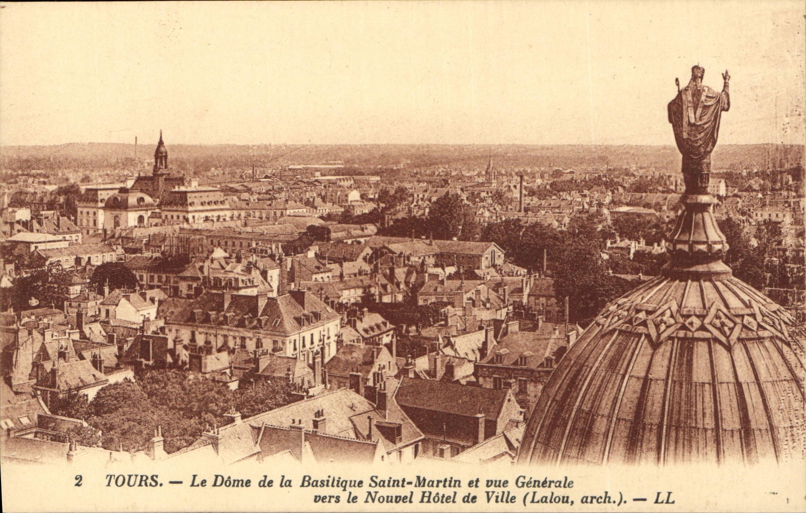 CPA Tours Le Dome de la Basilique Saint Martin et vue Generale vers le Nouvel Hotel de Ville Lalou a