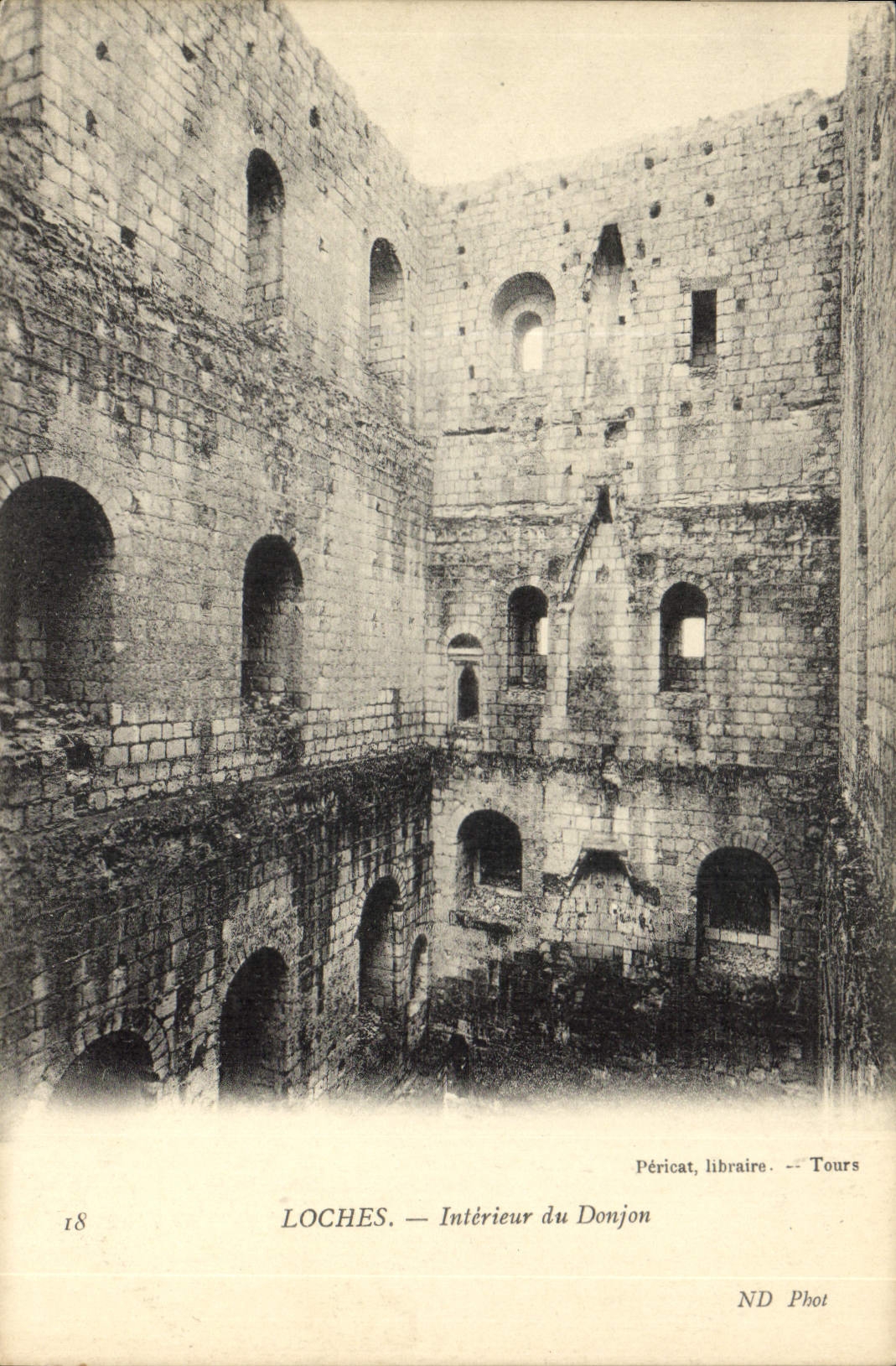 CPA Loches Interieur du Donjon 