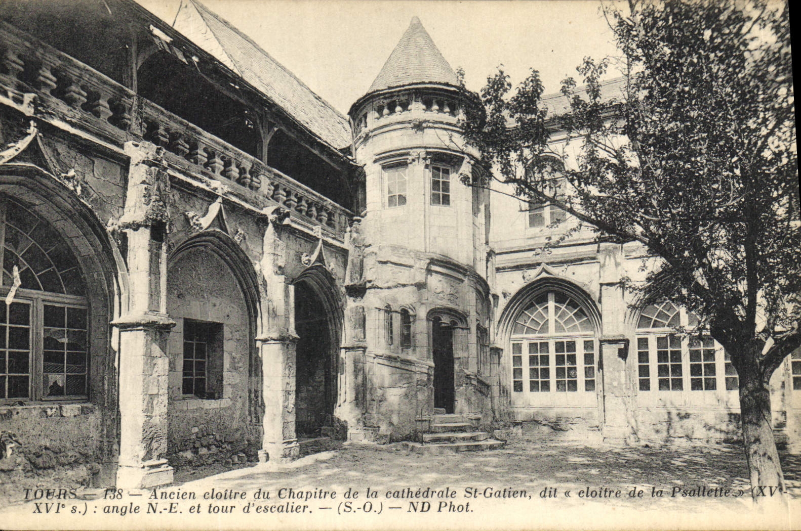 CPA Tours Ancien Cloitre du Chapitre de la Cathedrale St Gatien dit a Cloitre de la Psallette 