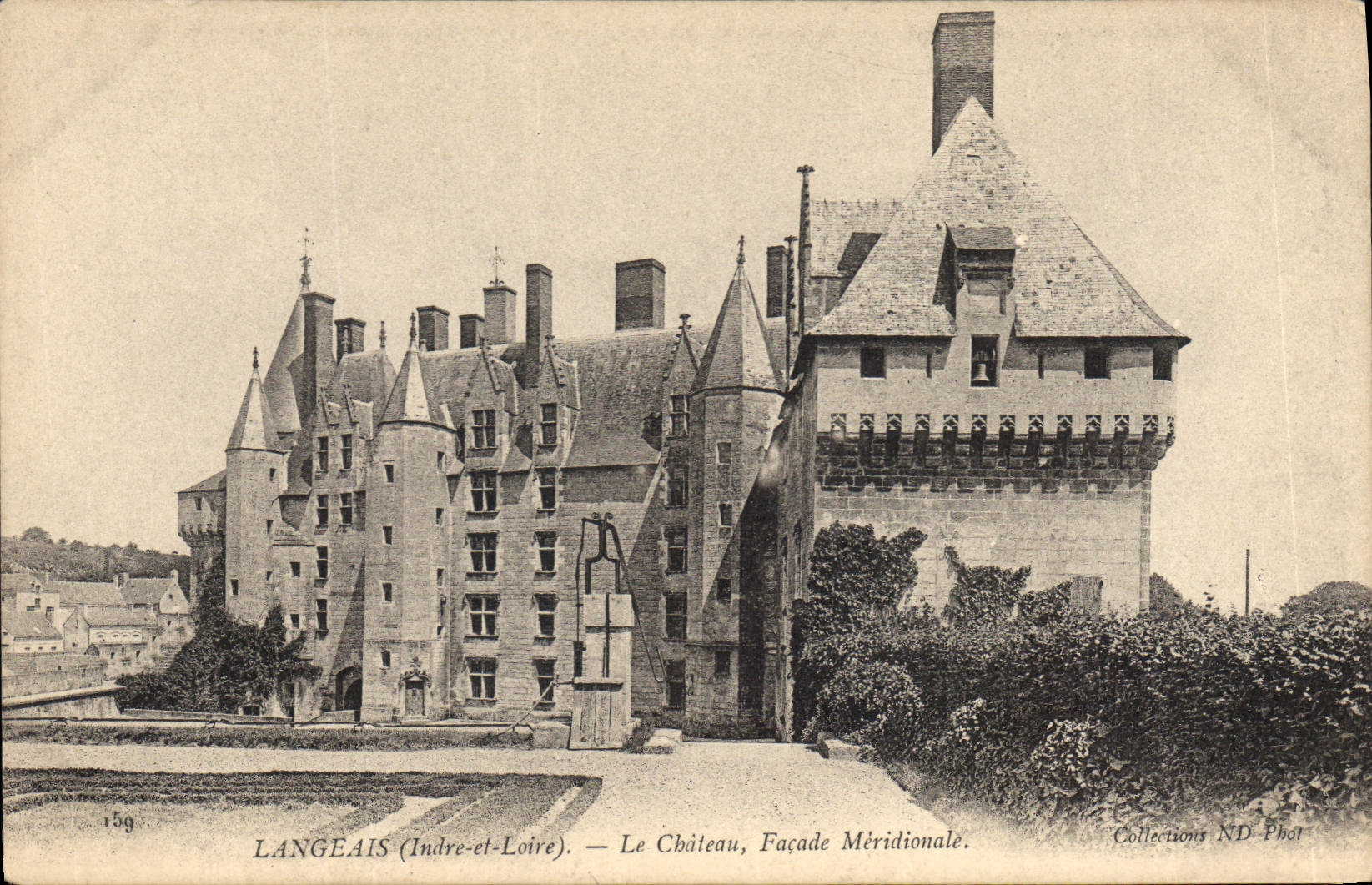 CPA Langeais Indre et Loire Le Chateau Facade Meridionale 