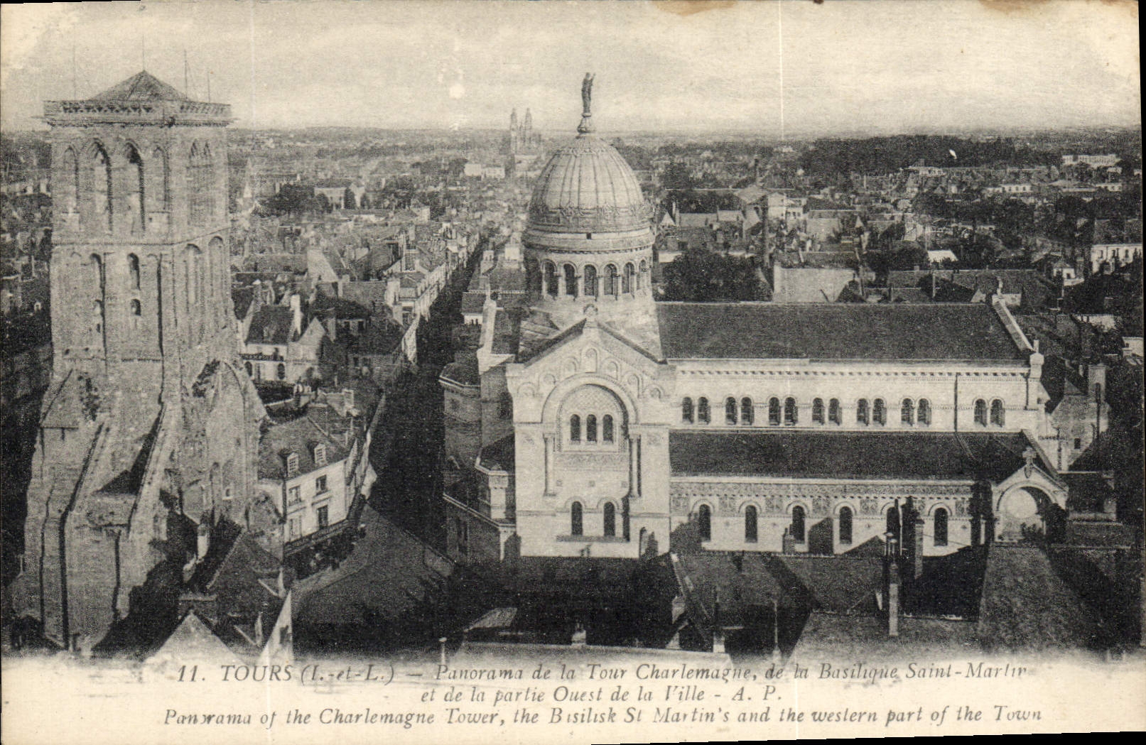 CPA Tours I et L panorama de la Tour Charlemagne de la Basilique Saint Marlin et de la Partie Ouest 