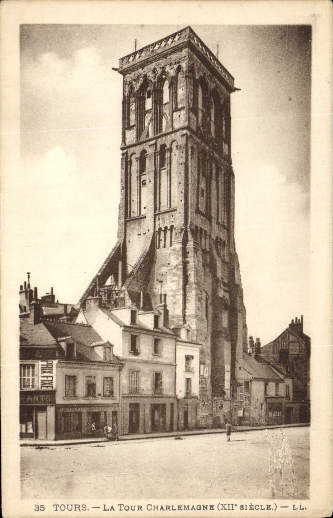 CPA Tours la Tour Charlemagne XII siecle 