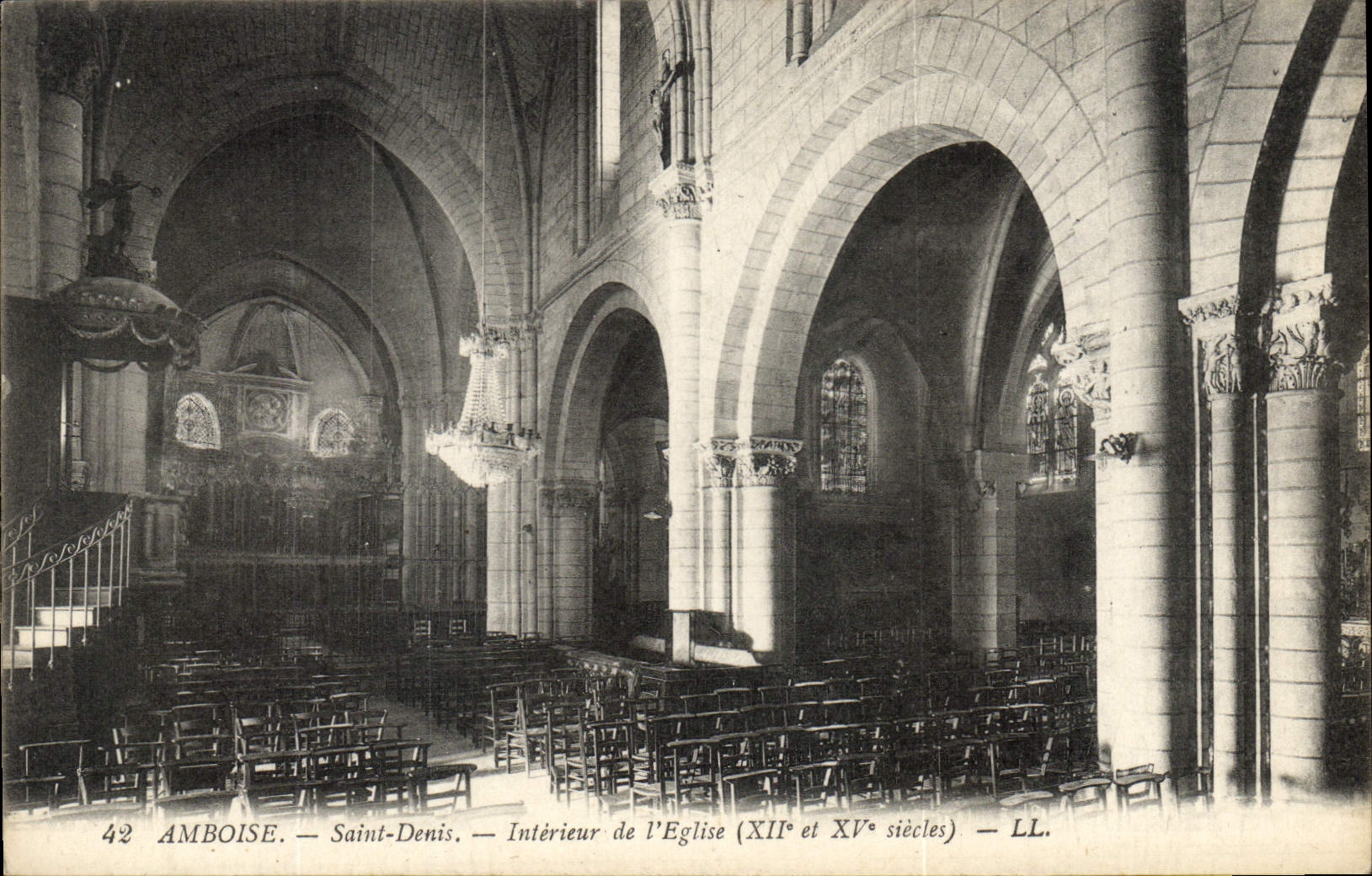 CPA Amboise Saint Denis Interieur de l'Eglise XII et XV siecle 