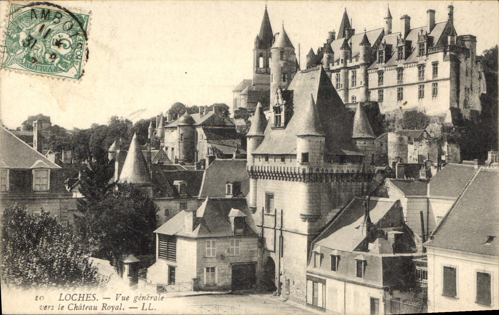 CPA Loches vue generale vers le Chateau Royal