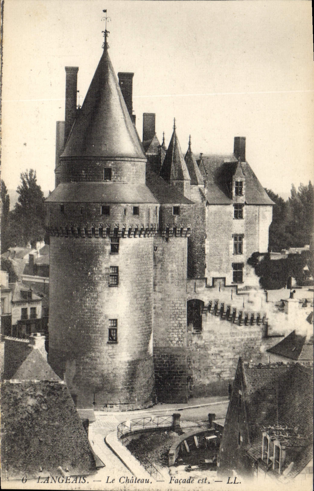 CPA Langeais le Chateau facade est 