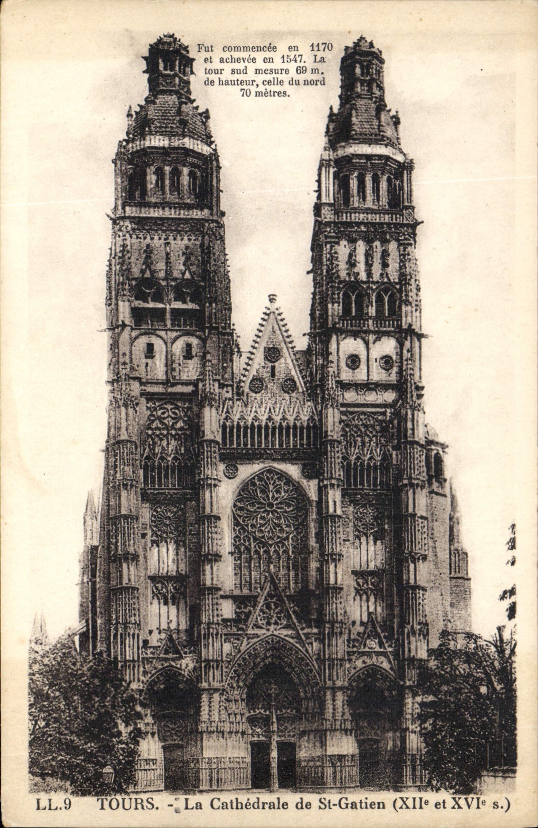 CPA Tours la Cathedrale de St Gatien XII et XVI S 