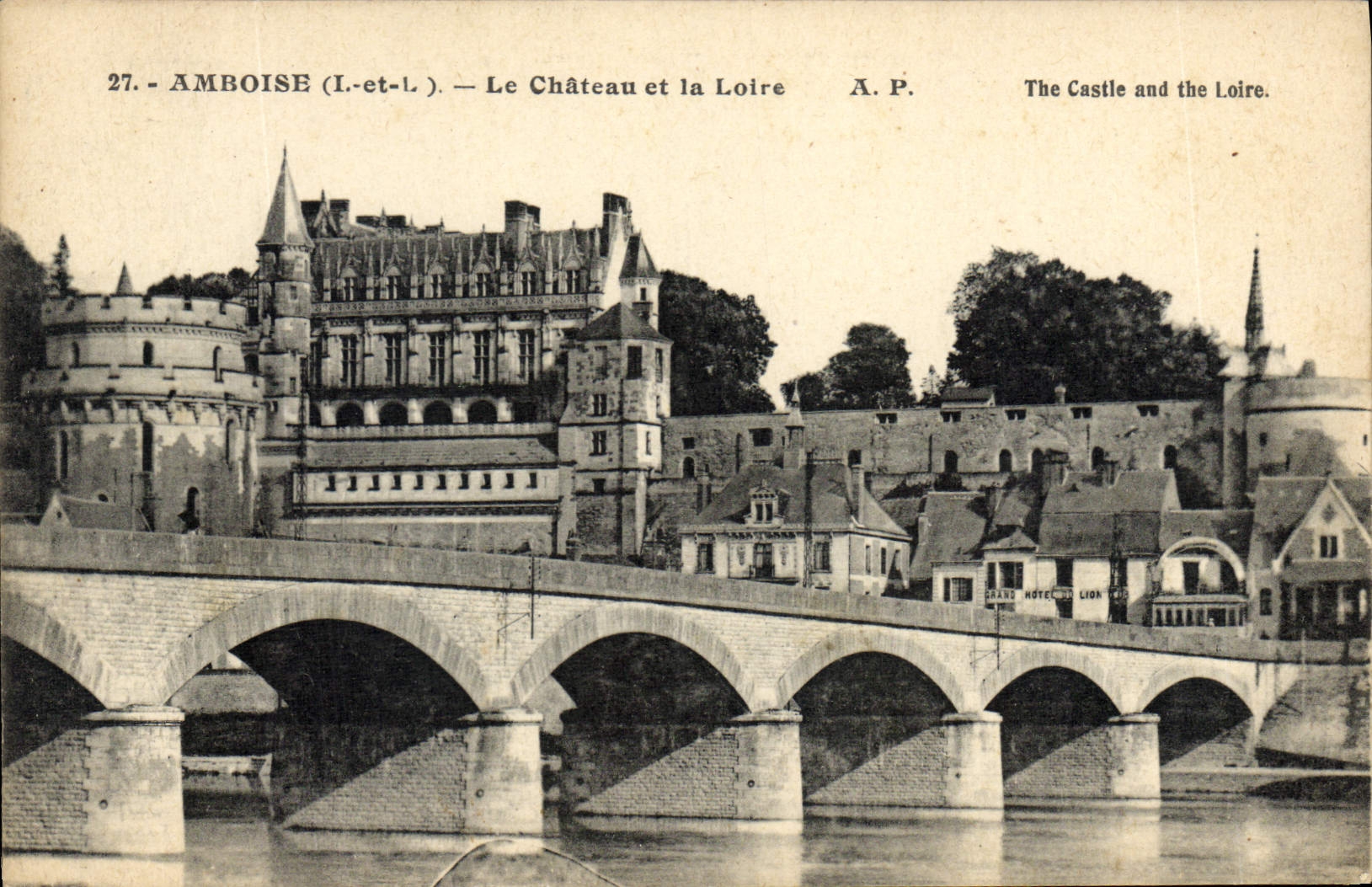 CPA Amboise I et L le Chateau et la Loire